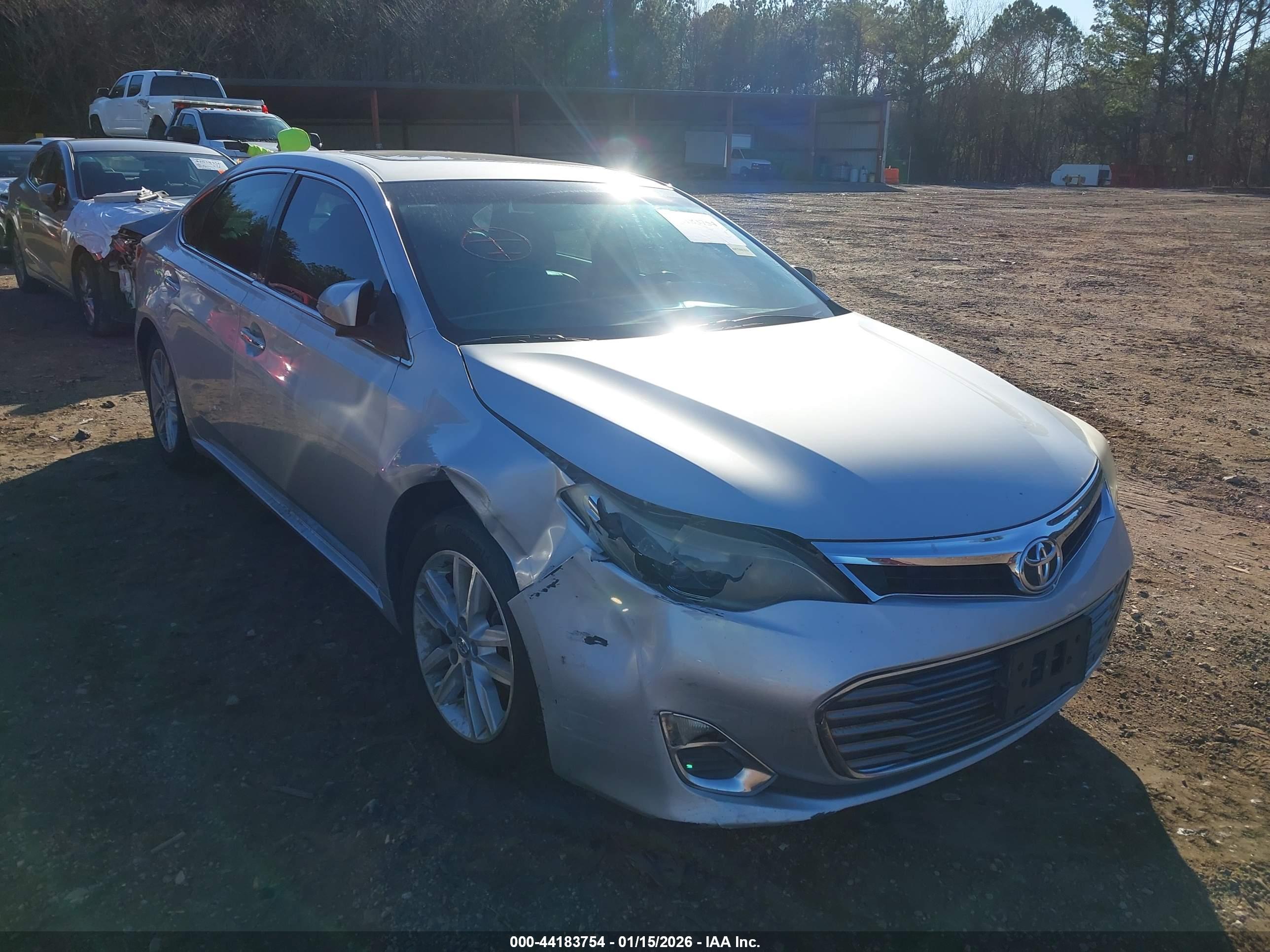 TOYOTA AVALON image 6