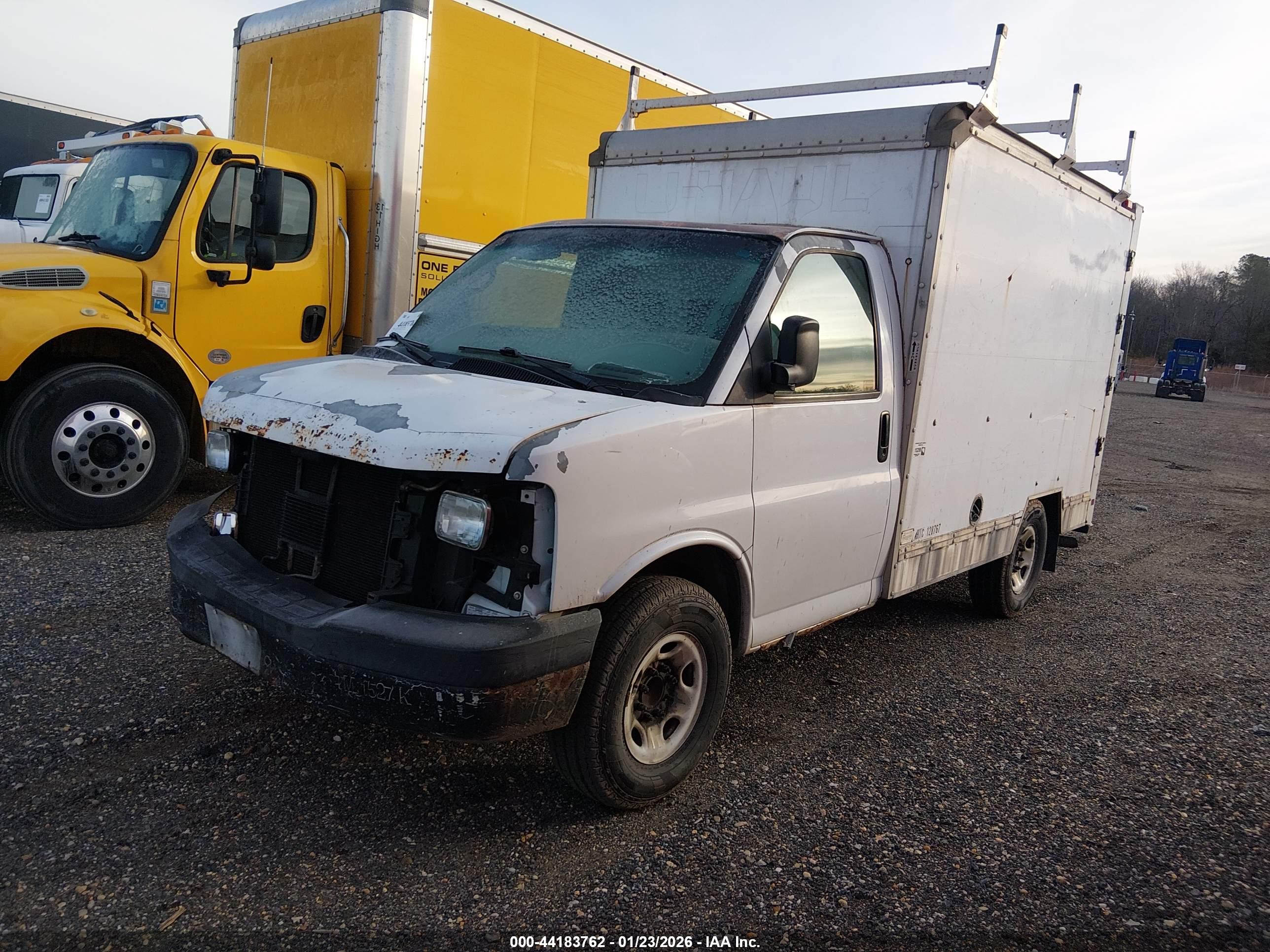 GMC SAVANA image 2