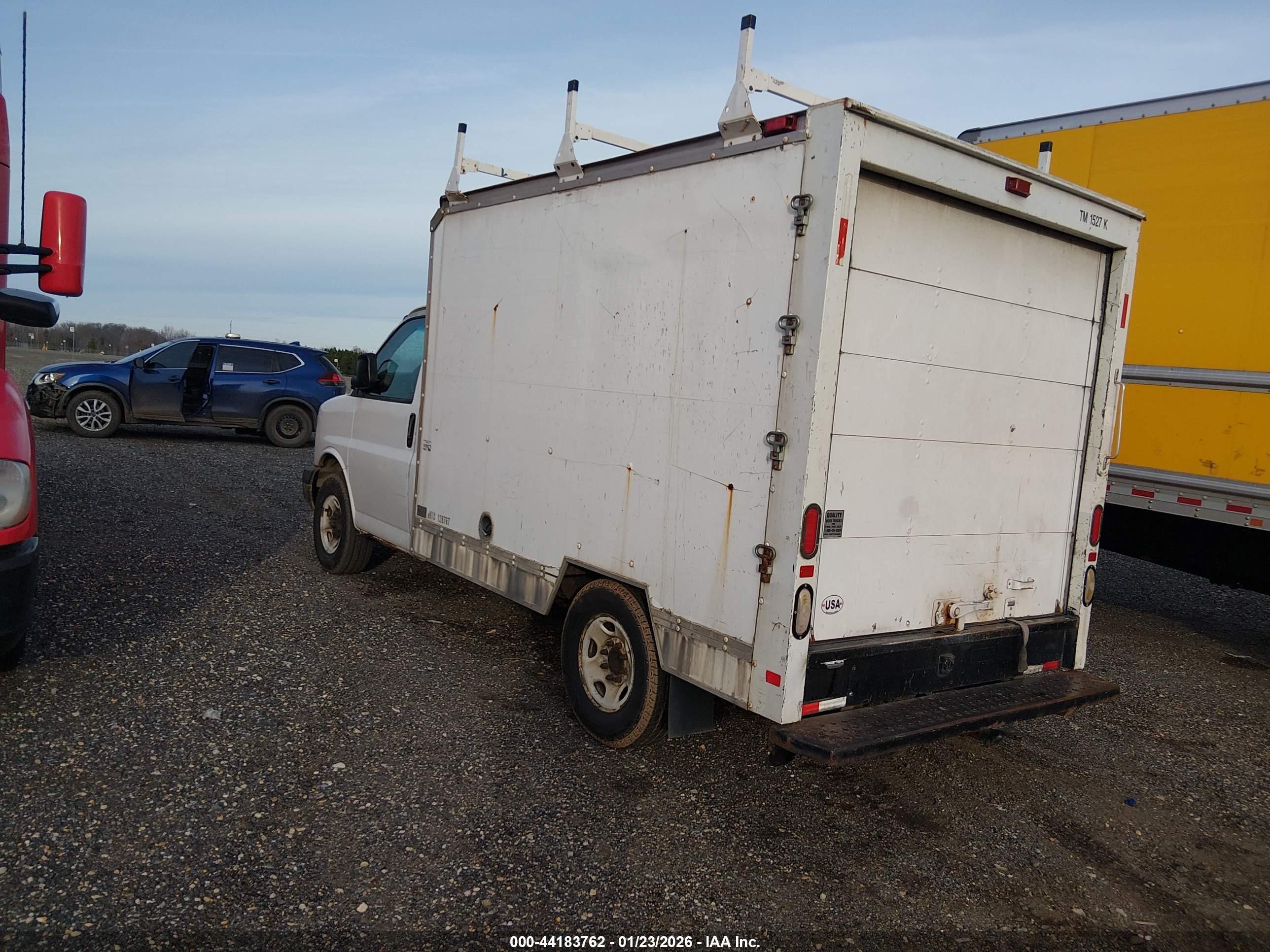 GMC SAVANA image 3