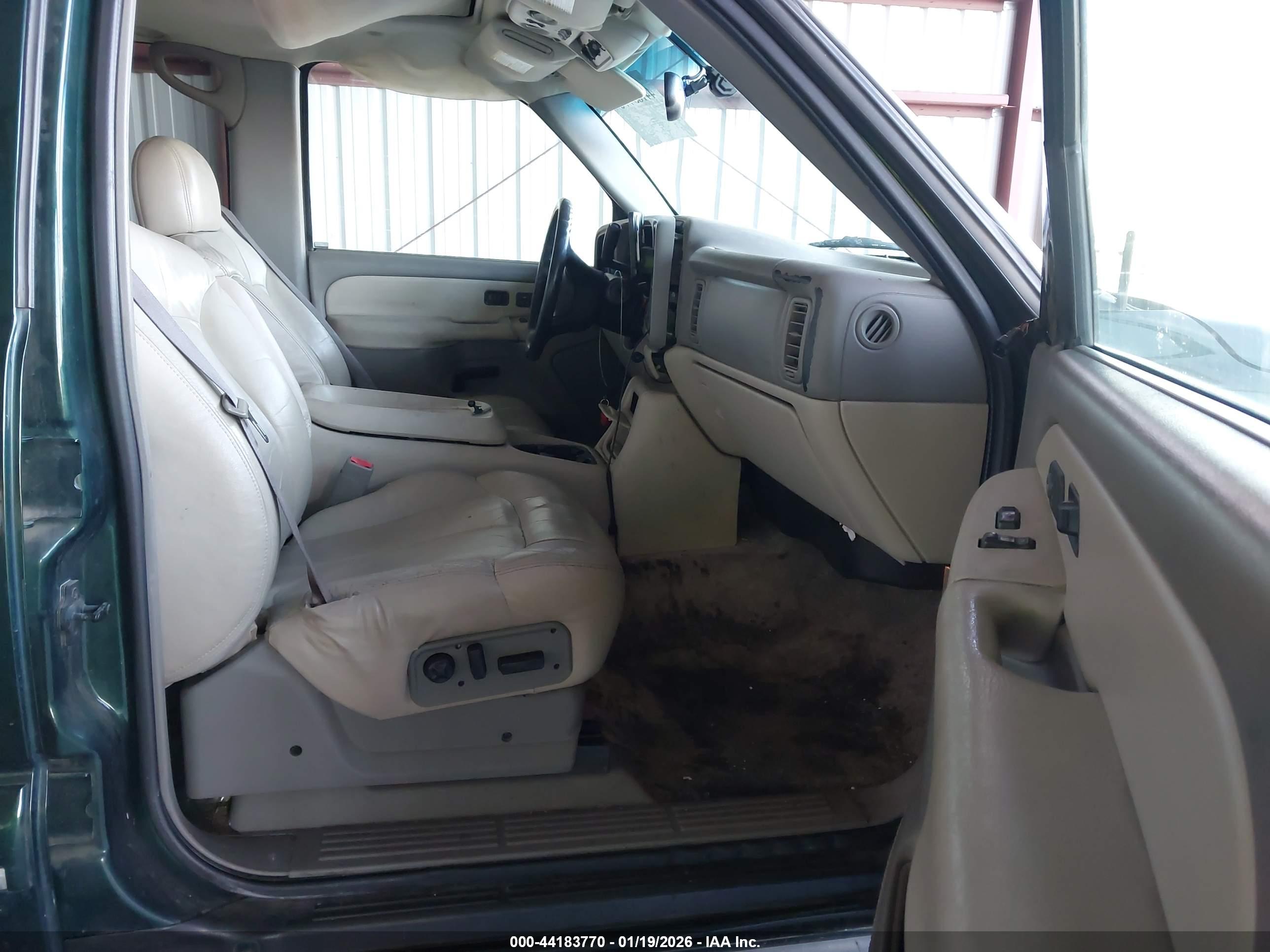 CHEVROLET TAHOE image 5