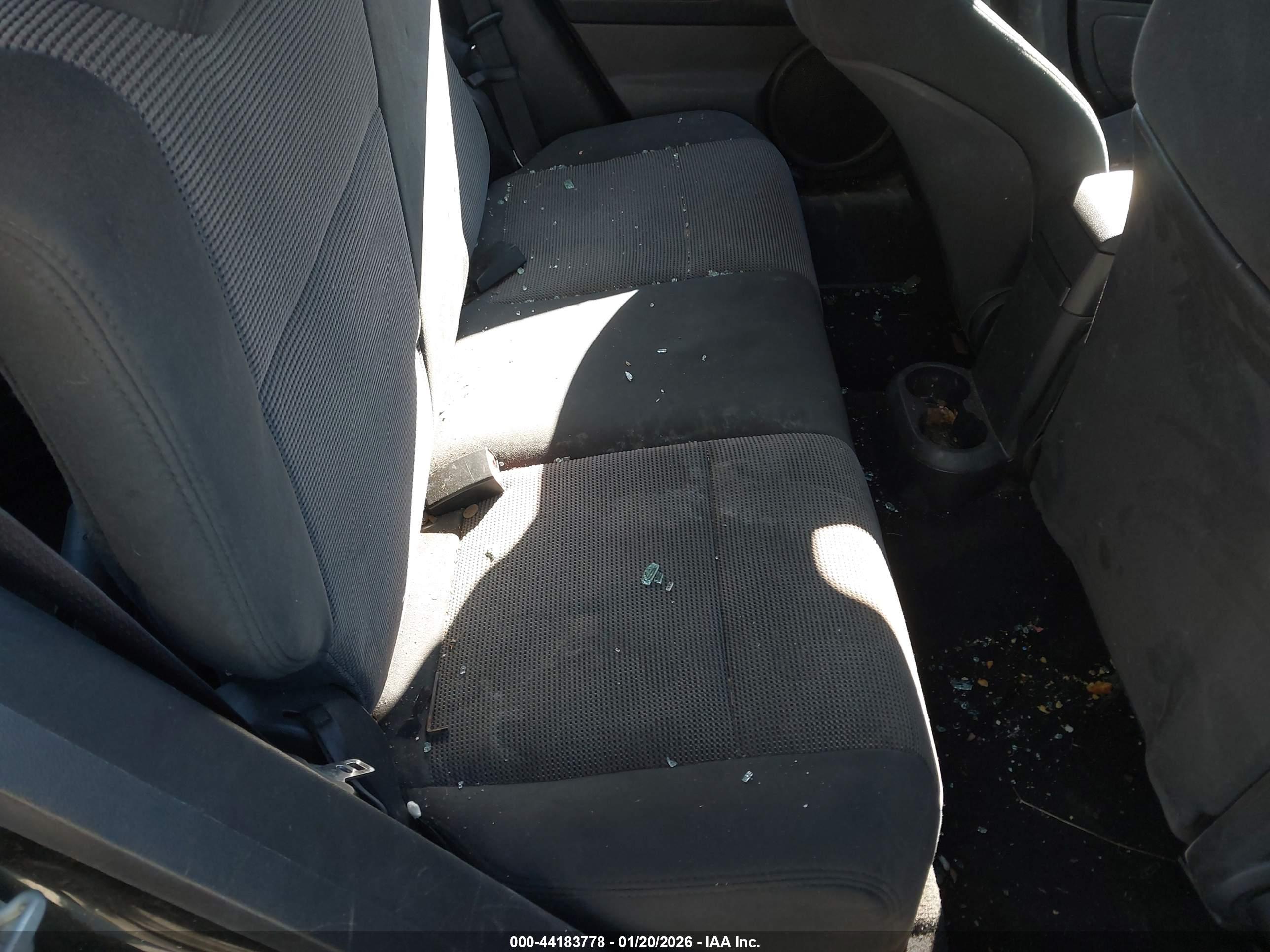 DODGE CALIBER image 8