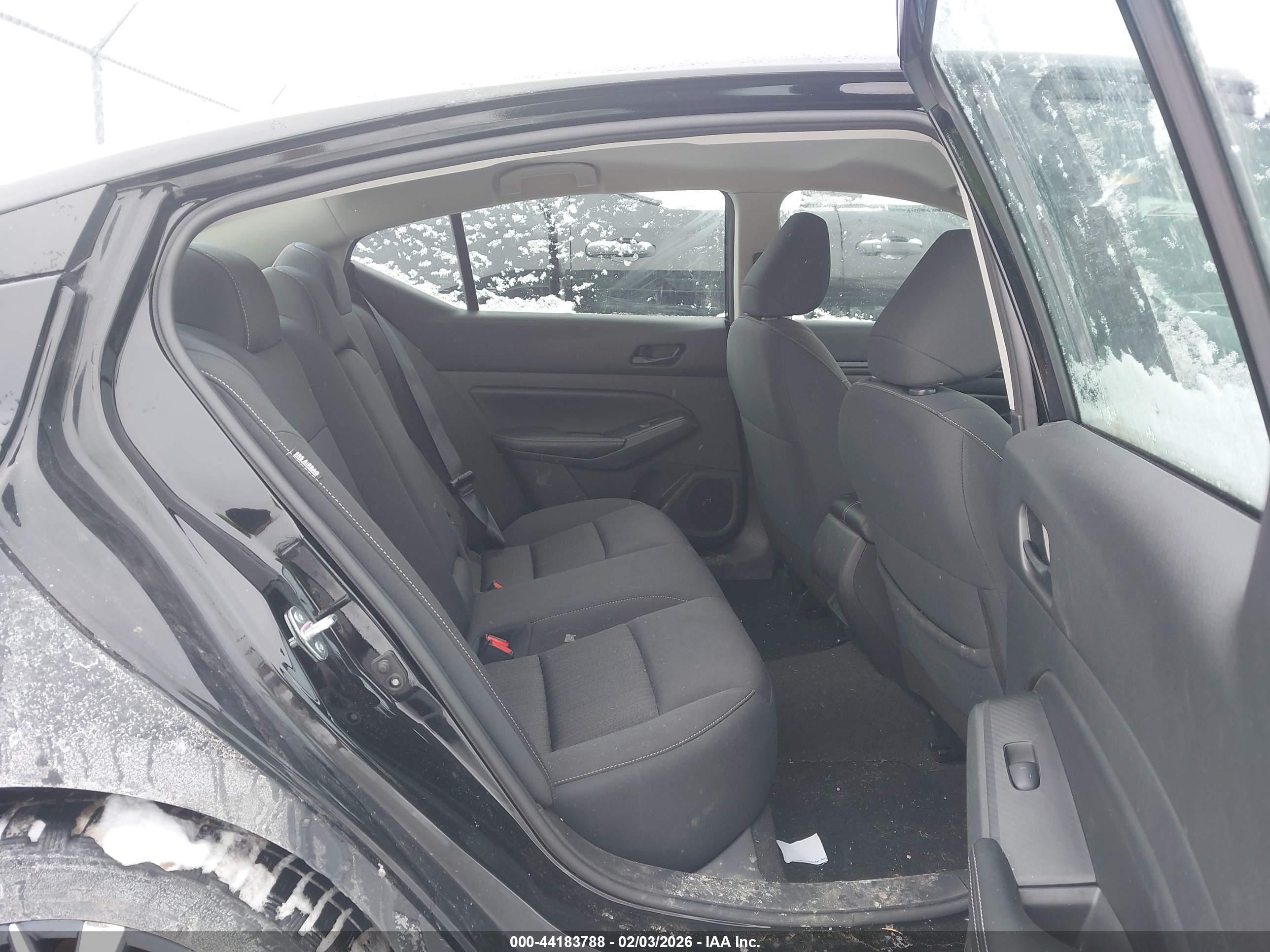NISSAN ALTIMA image 8
