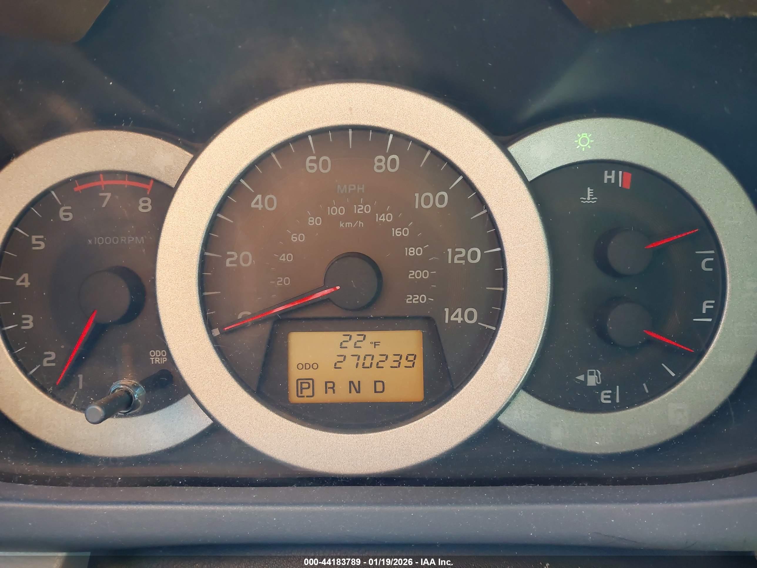 TOYOTA RAV4 image 7