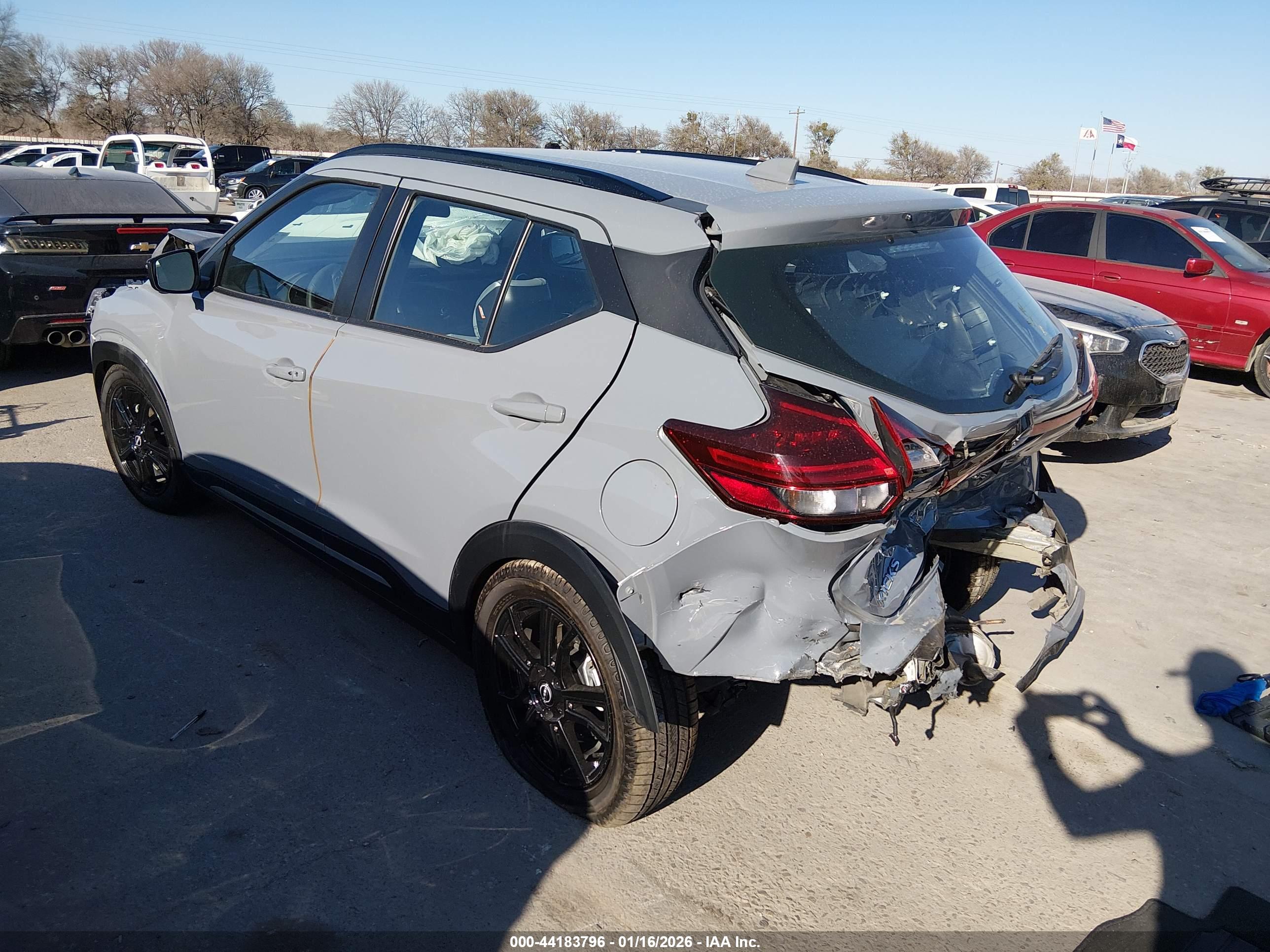 NISSAN KICKS image 3