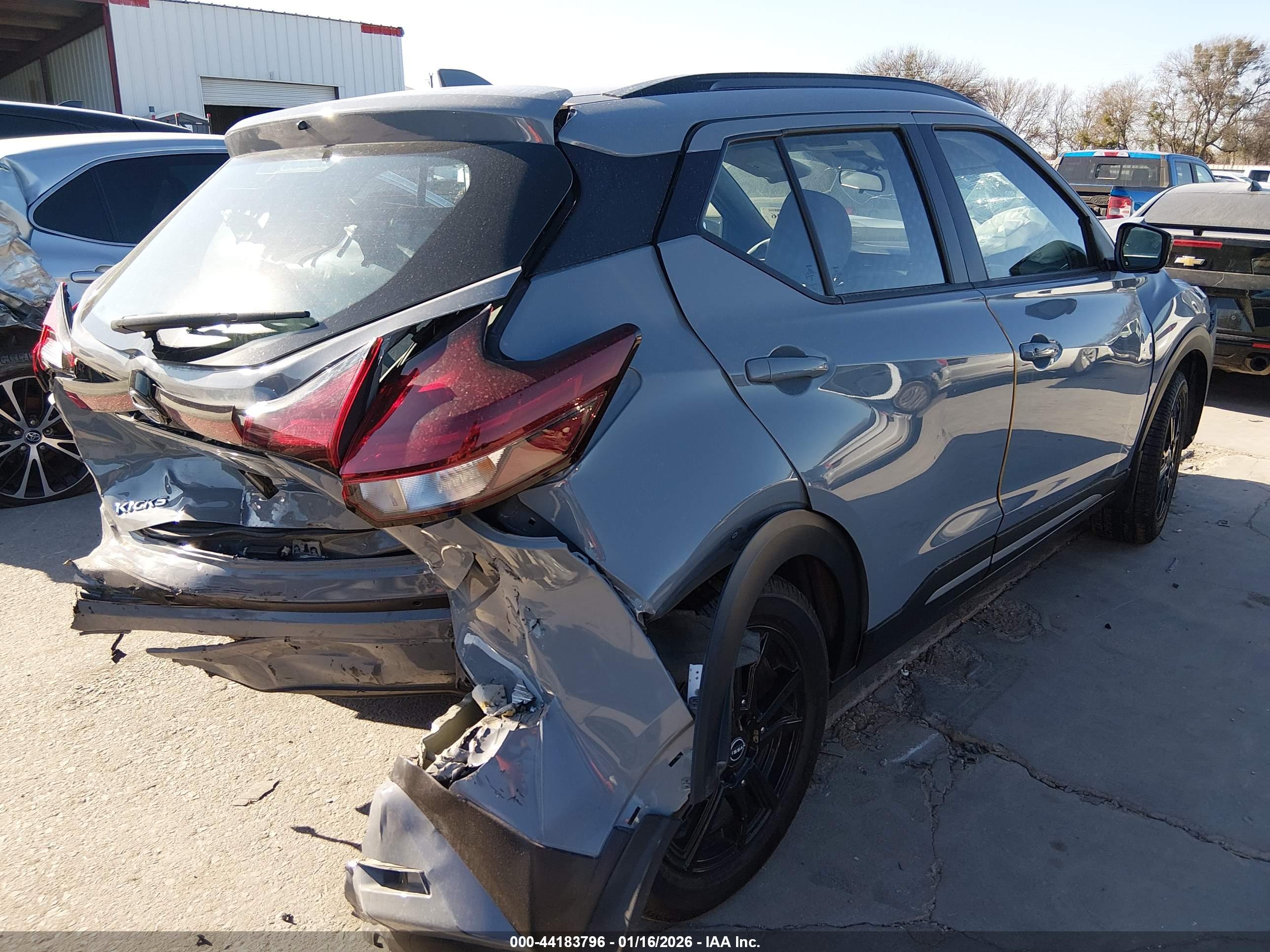 NISSAN KICKS image 4