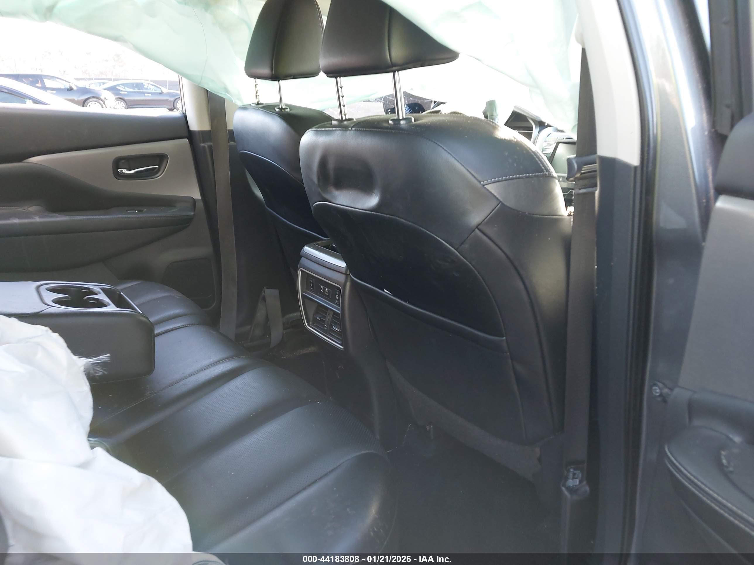 NISSAN MURANO image 8