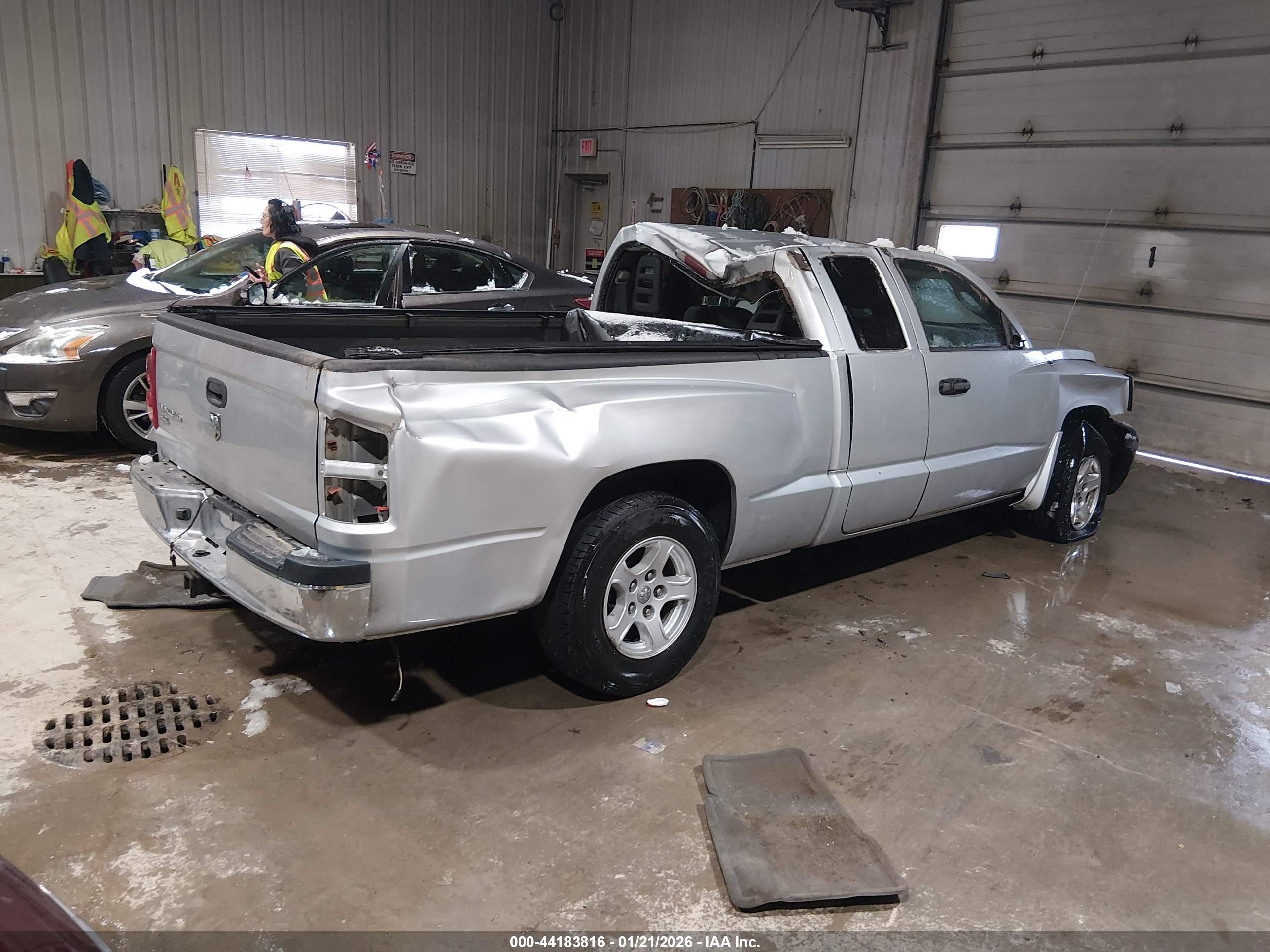 DODGE DAKOTA image 4