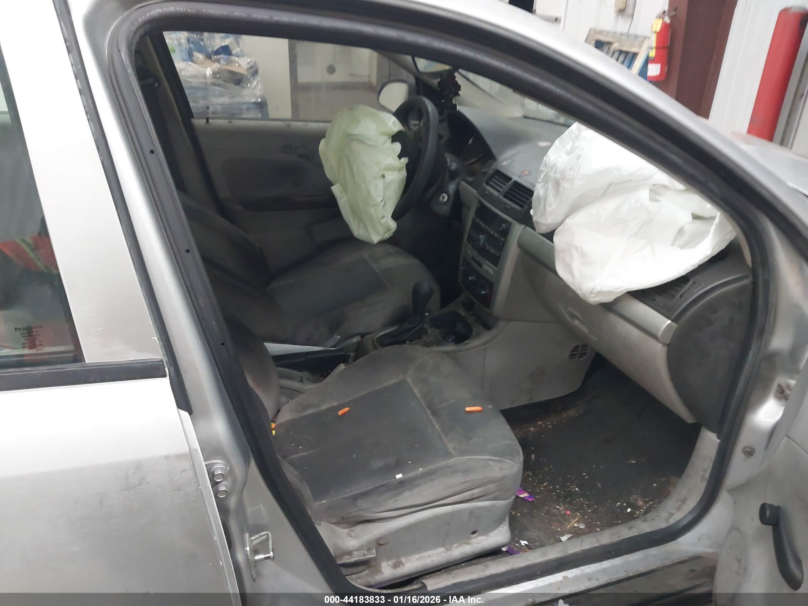 CHEVROLET COBALT image 5