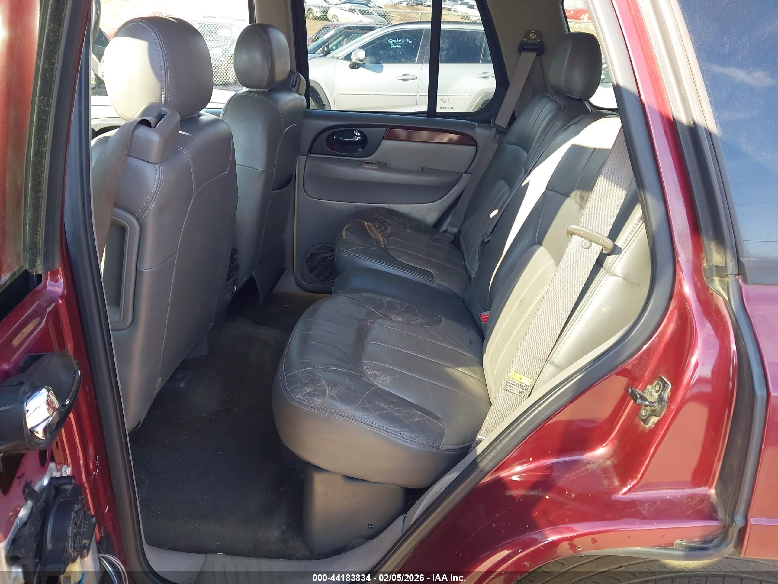 GMC ENVOY image 8
