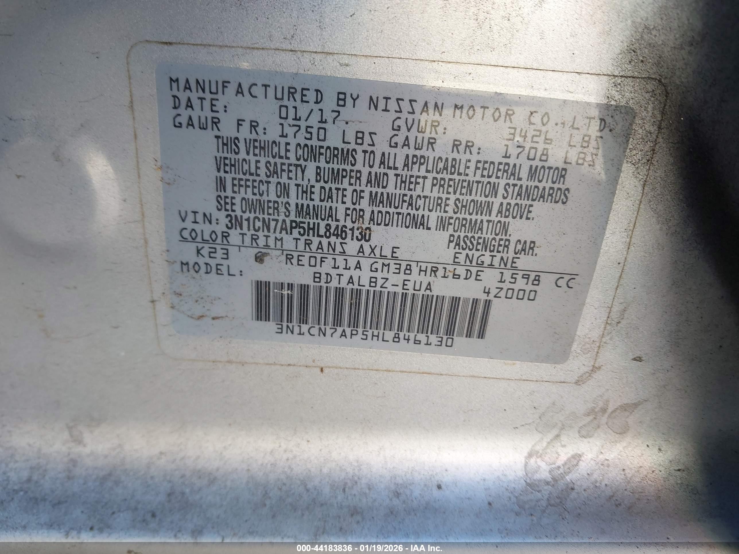 NISSAN VERSA image 9