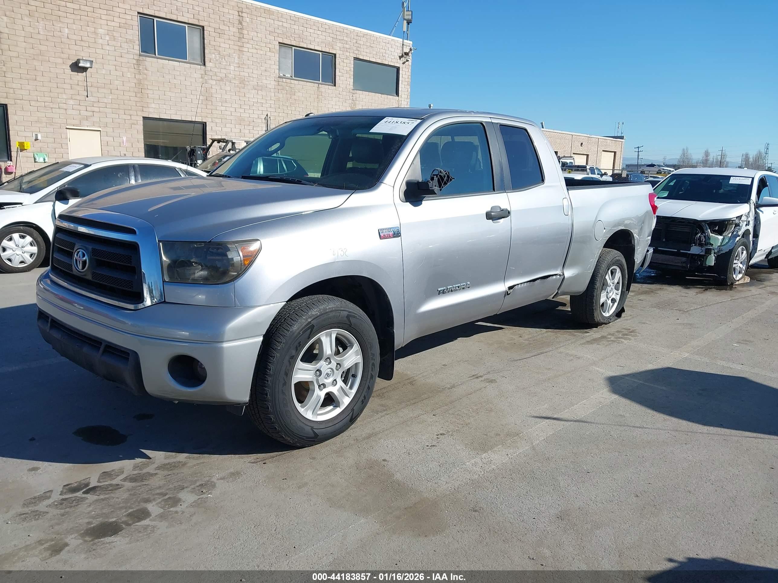 TOYOTA TUNDRA image 2
