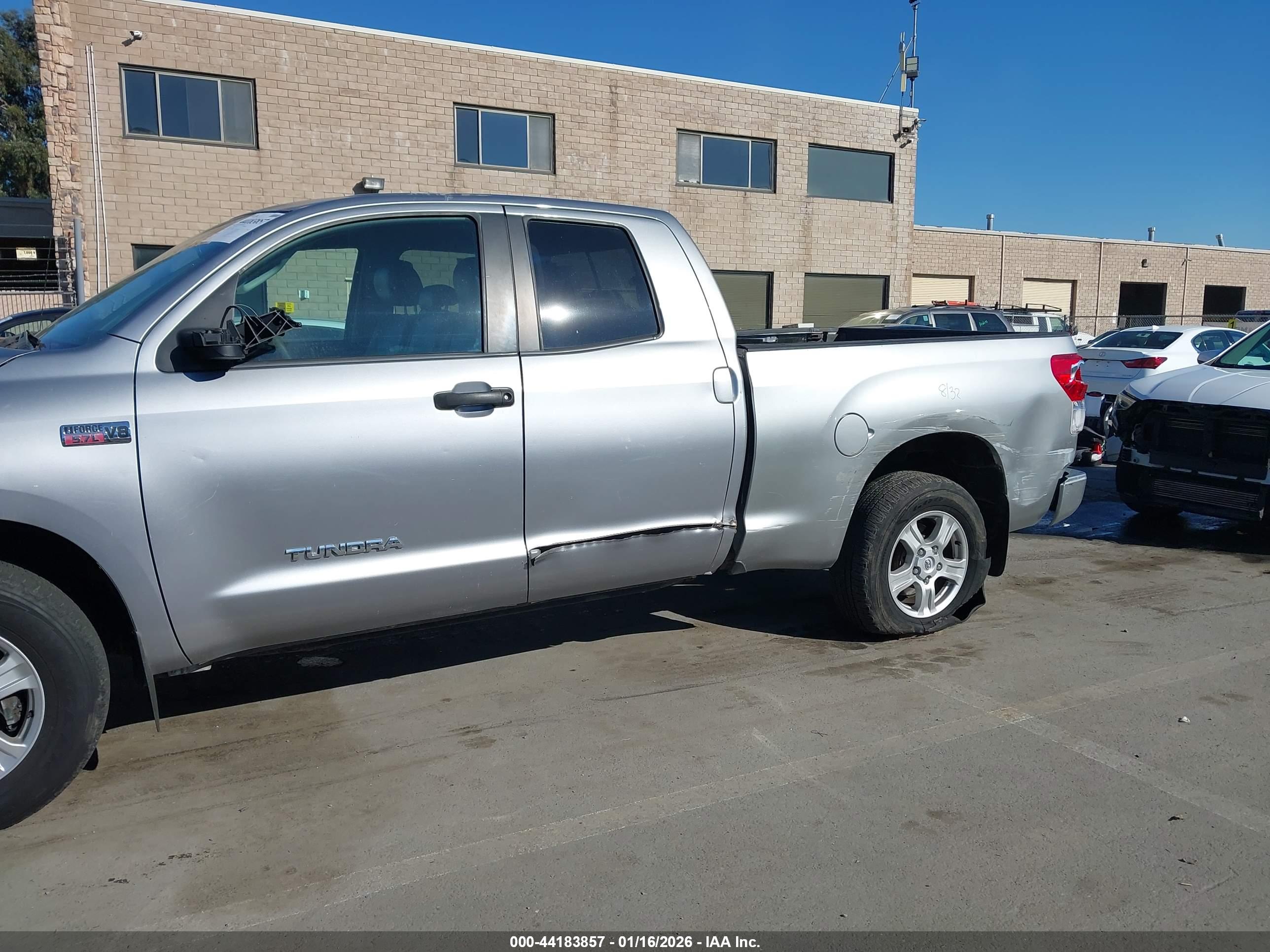 TOYOTA TUNDRA image 6
