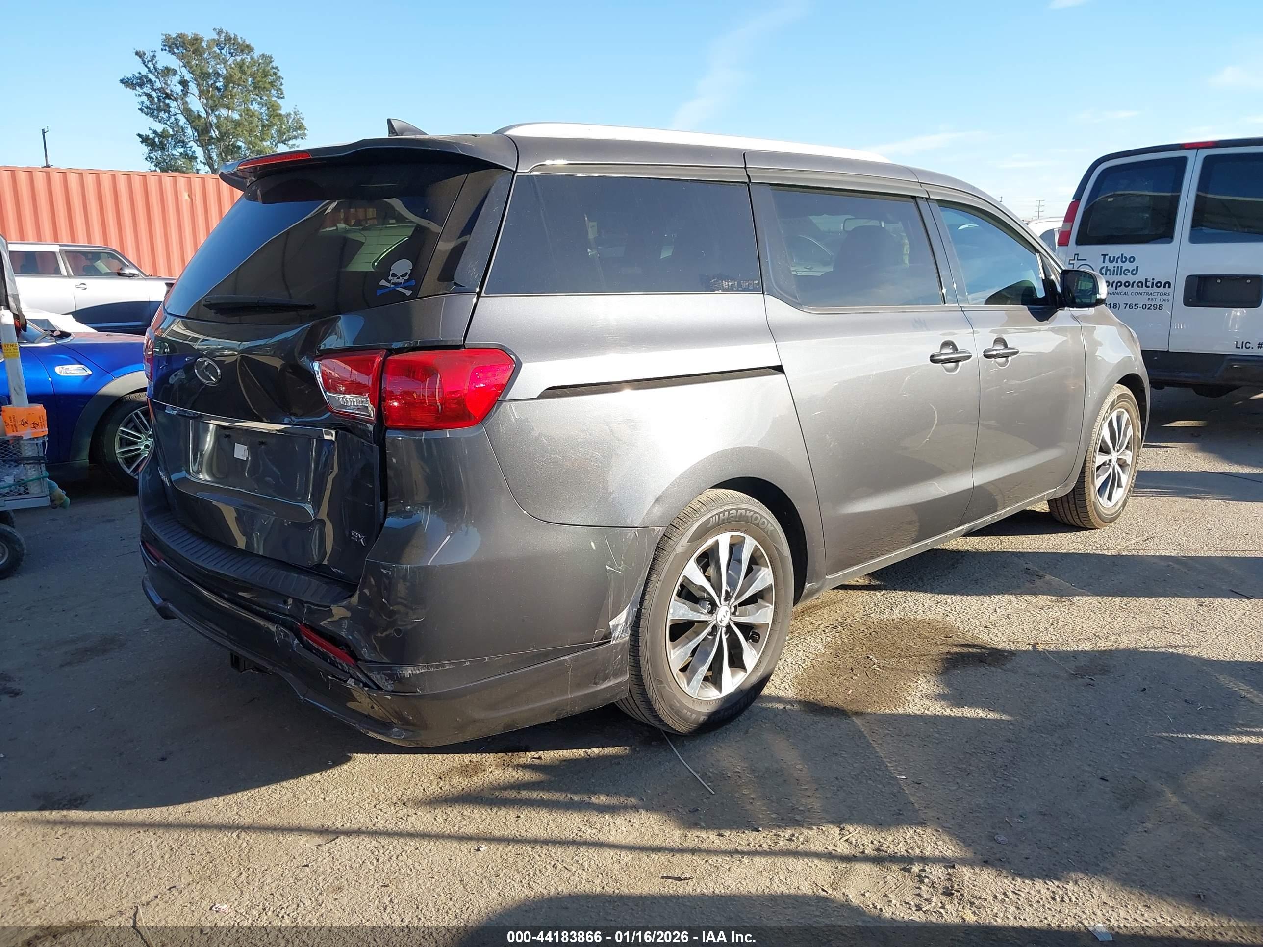 KIA SEDONA image 4