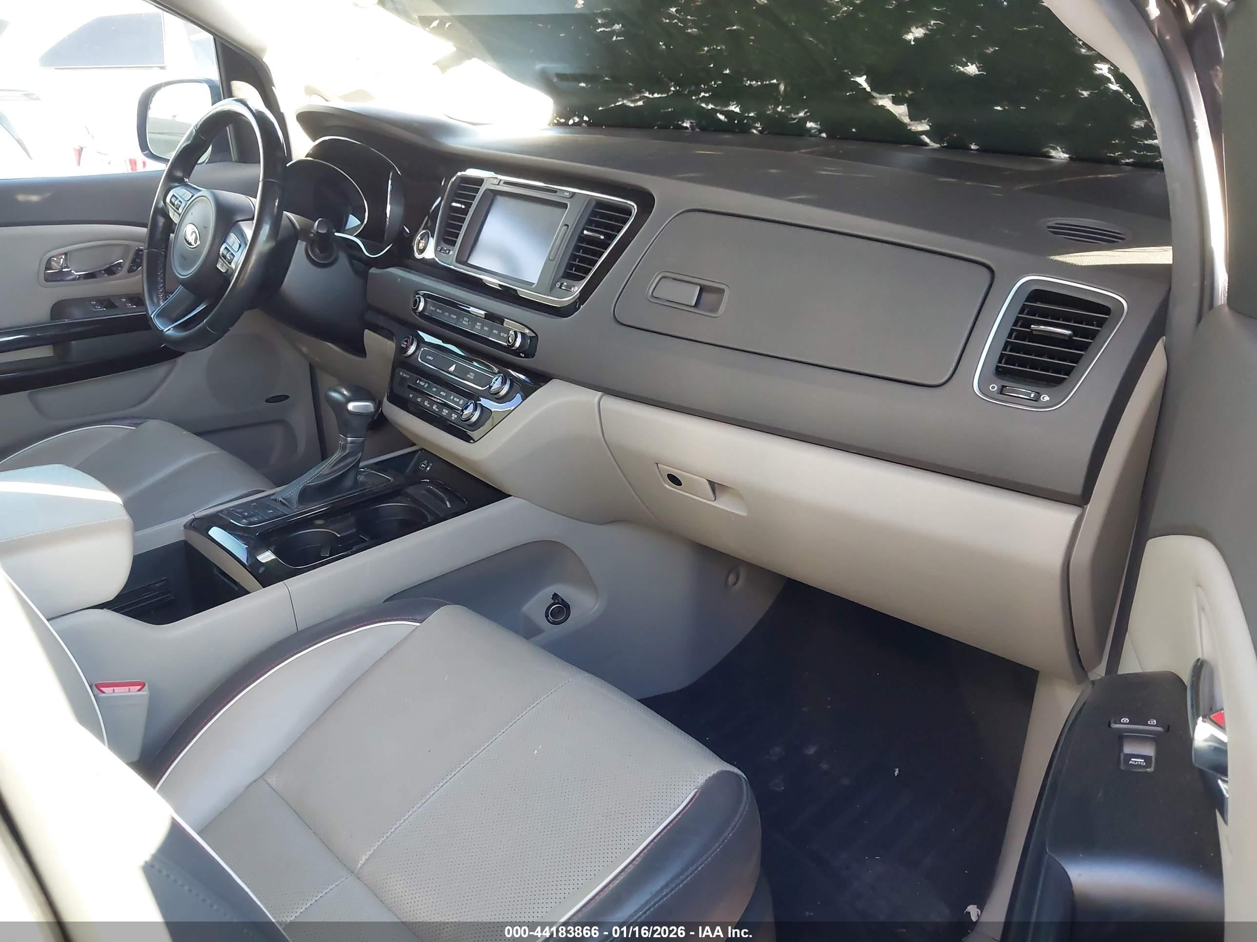 KIA SEDONA image 5