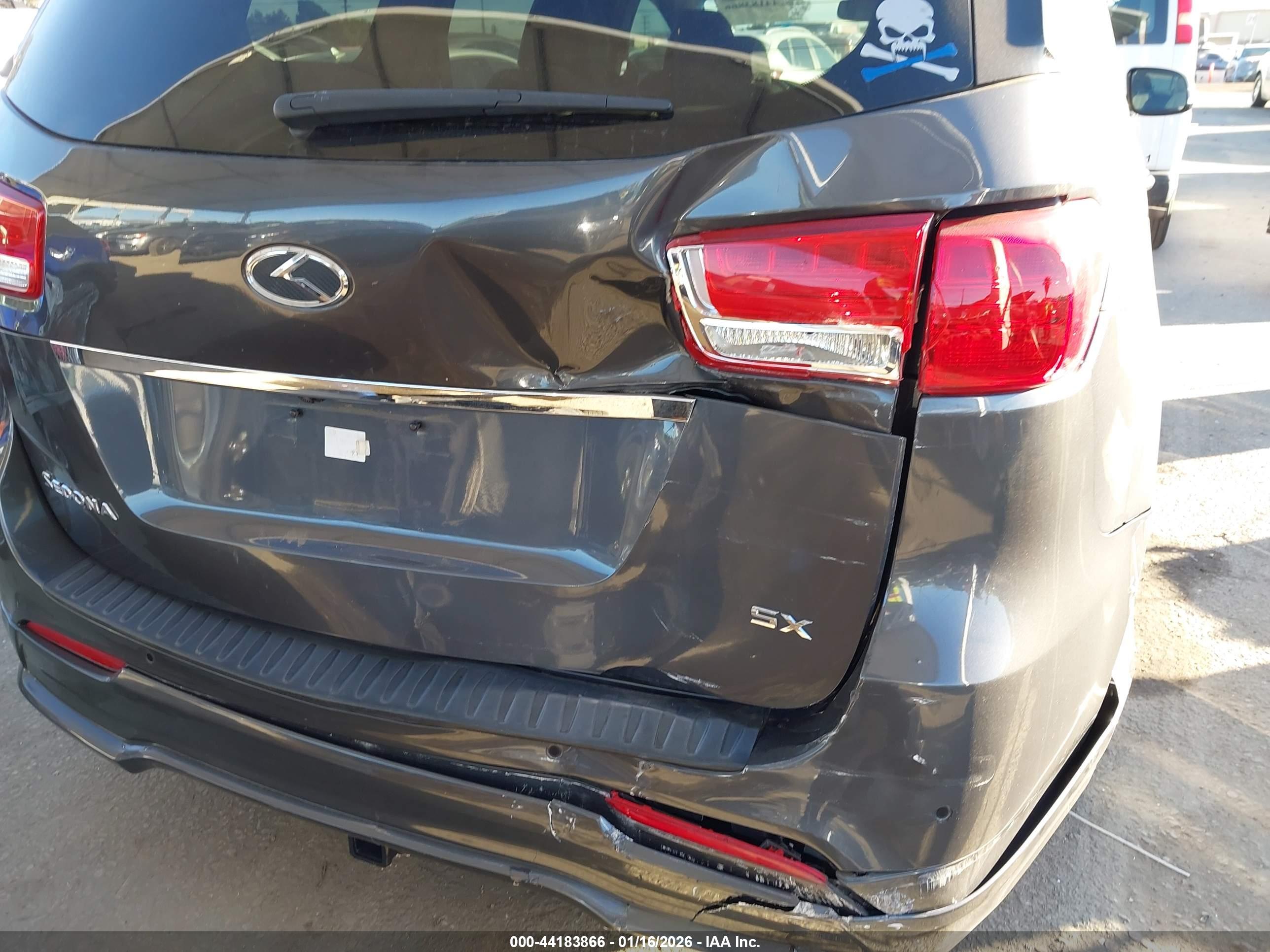 KIA SEDONA image 6