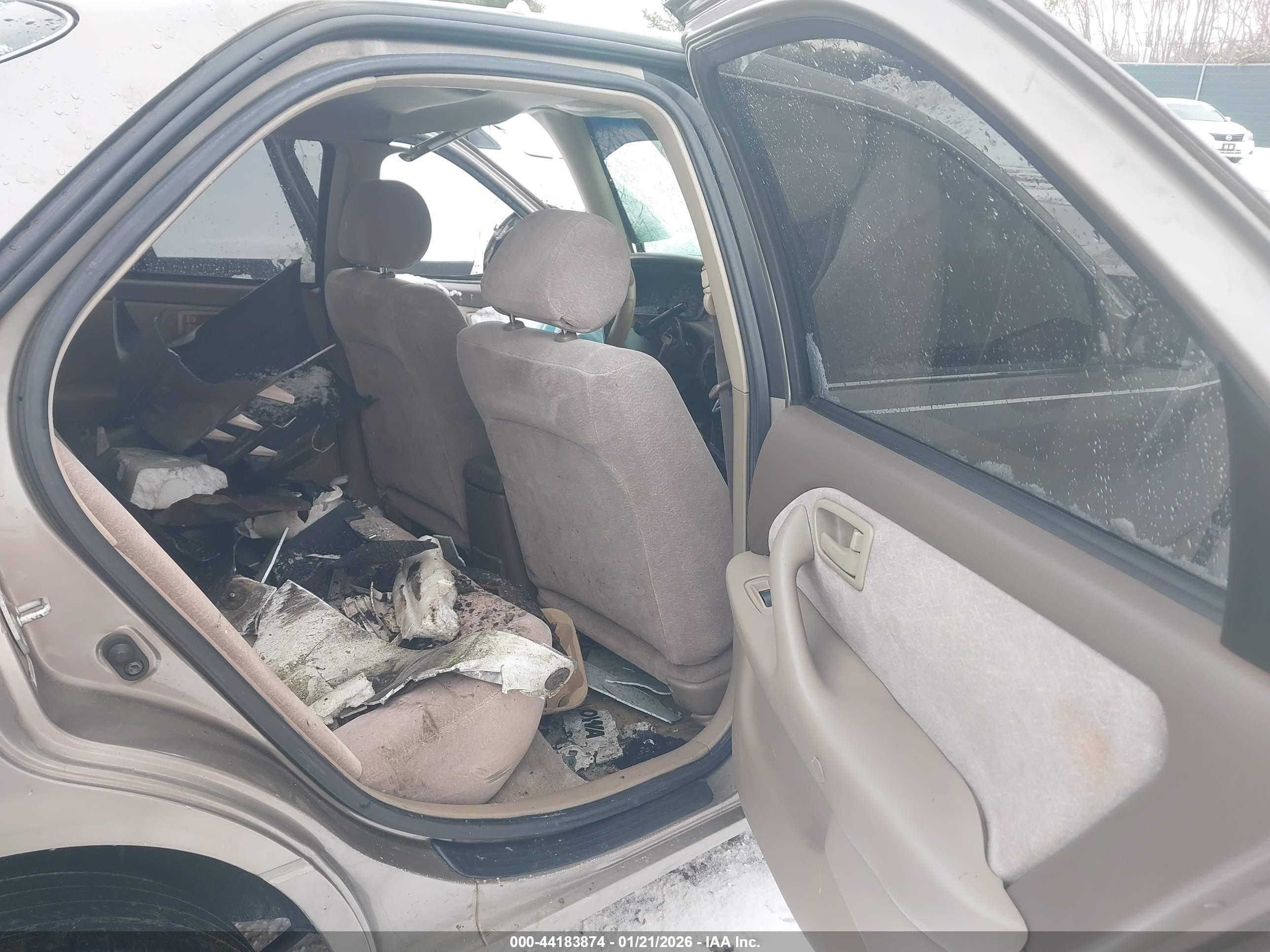 TOYOTA CAMRY image 8