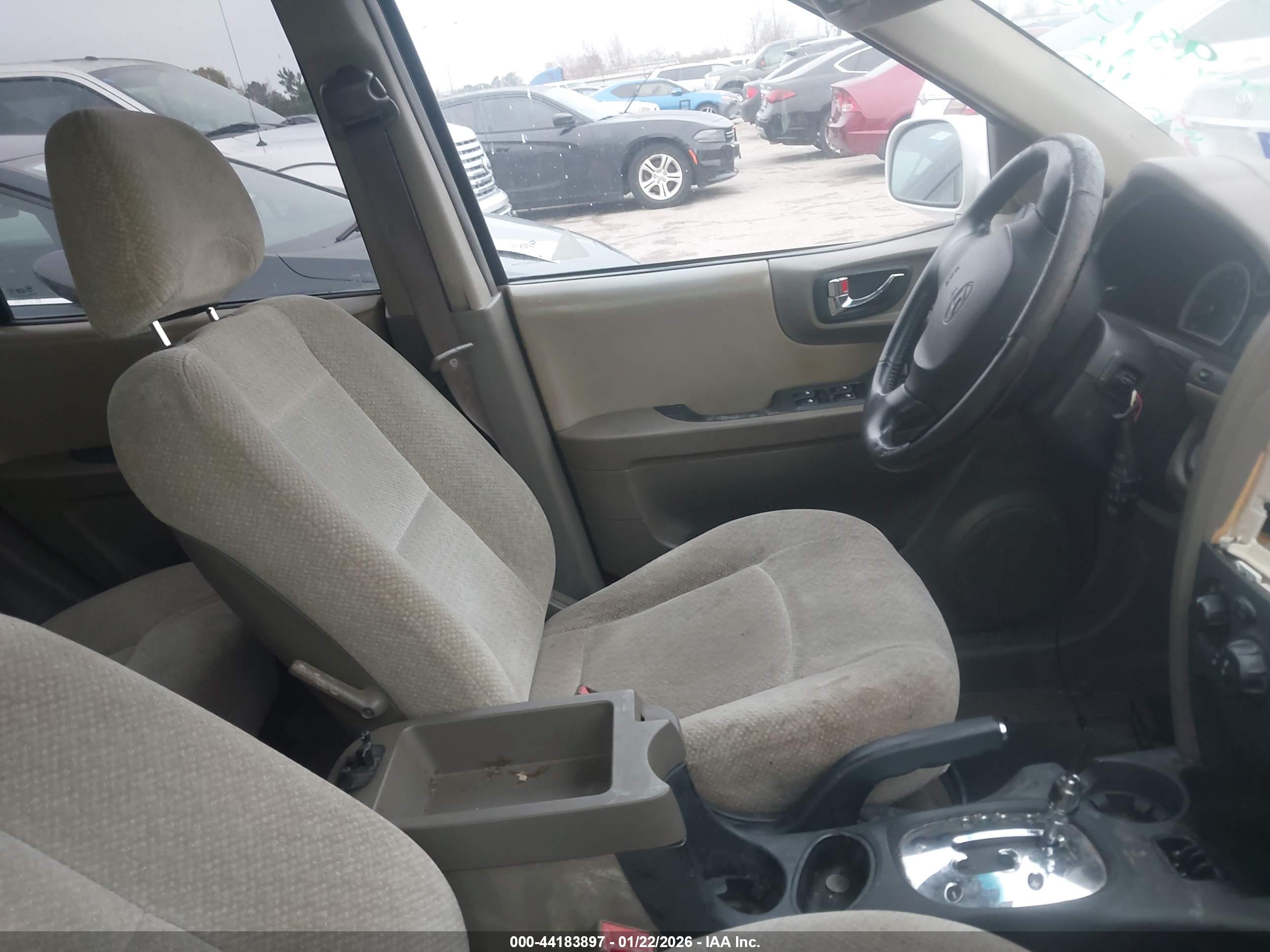 HYUNDAI SANTA image 5