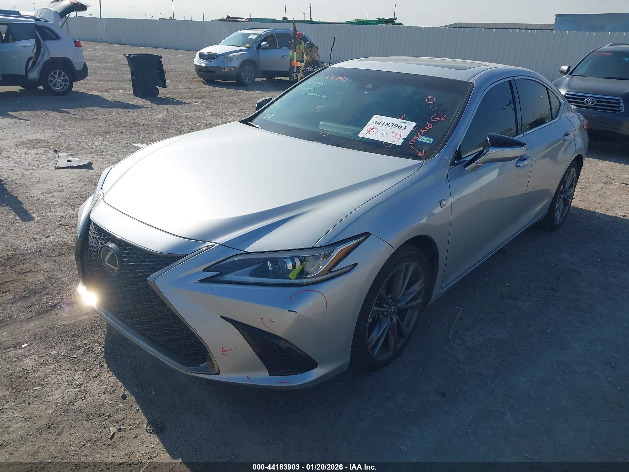 LEXUS ES image 2