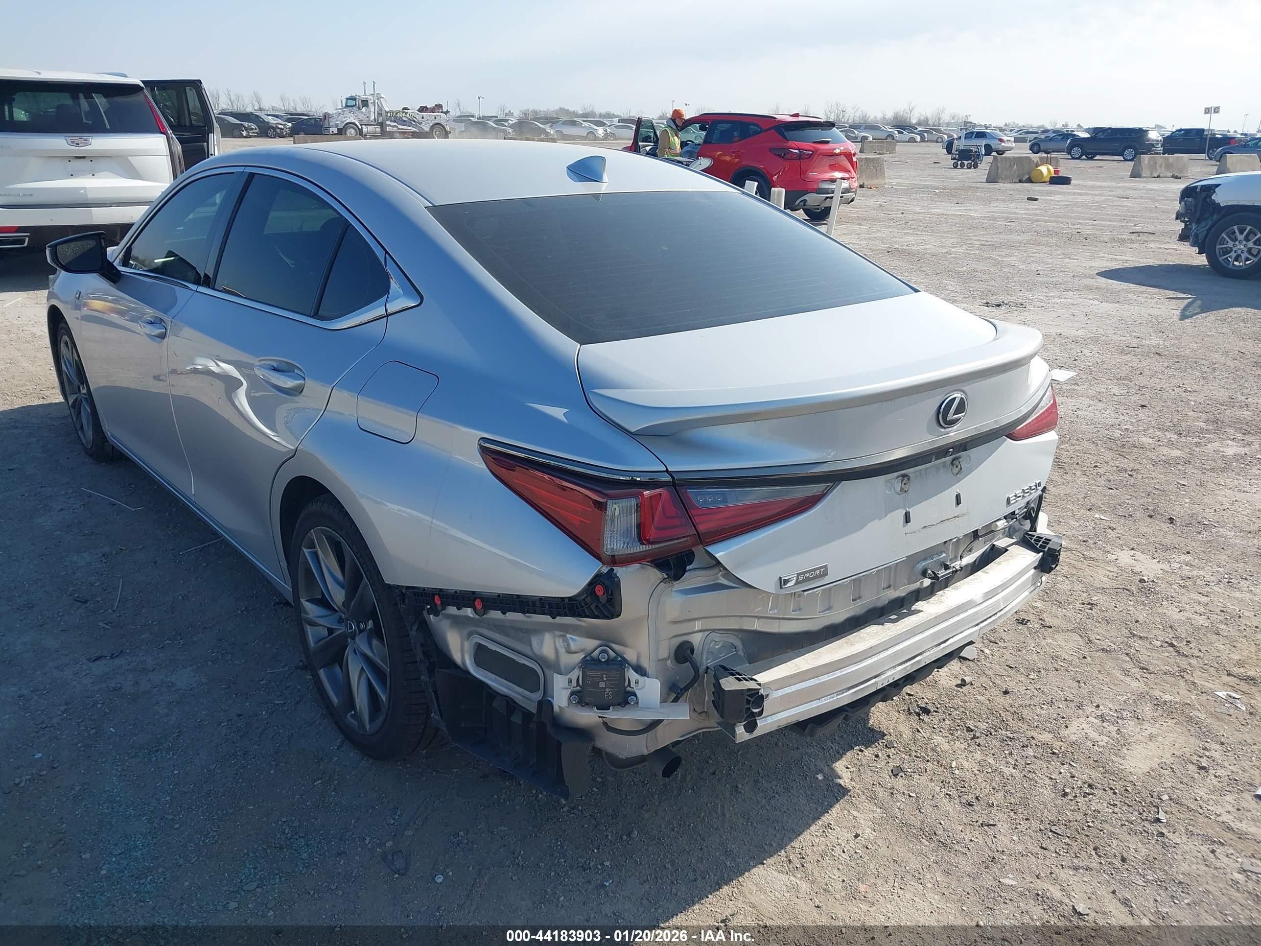 LEXUS ES image 3