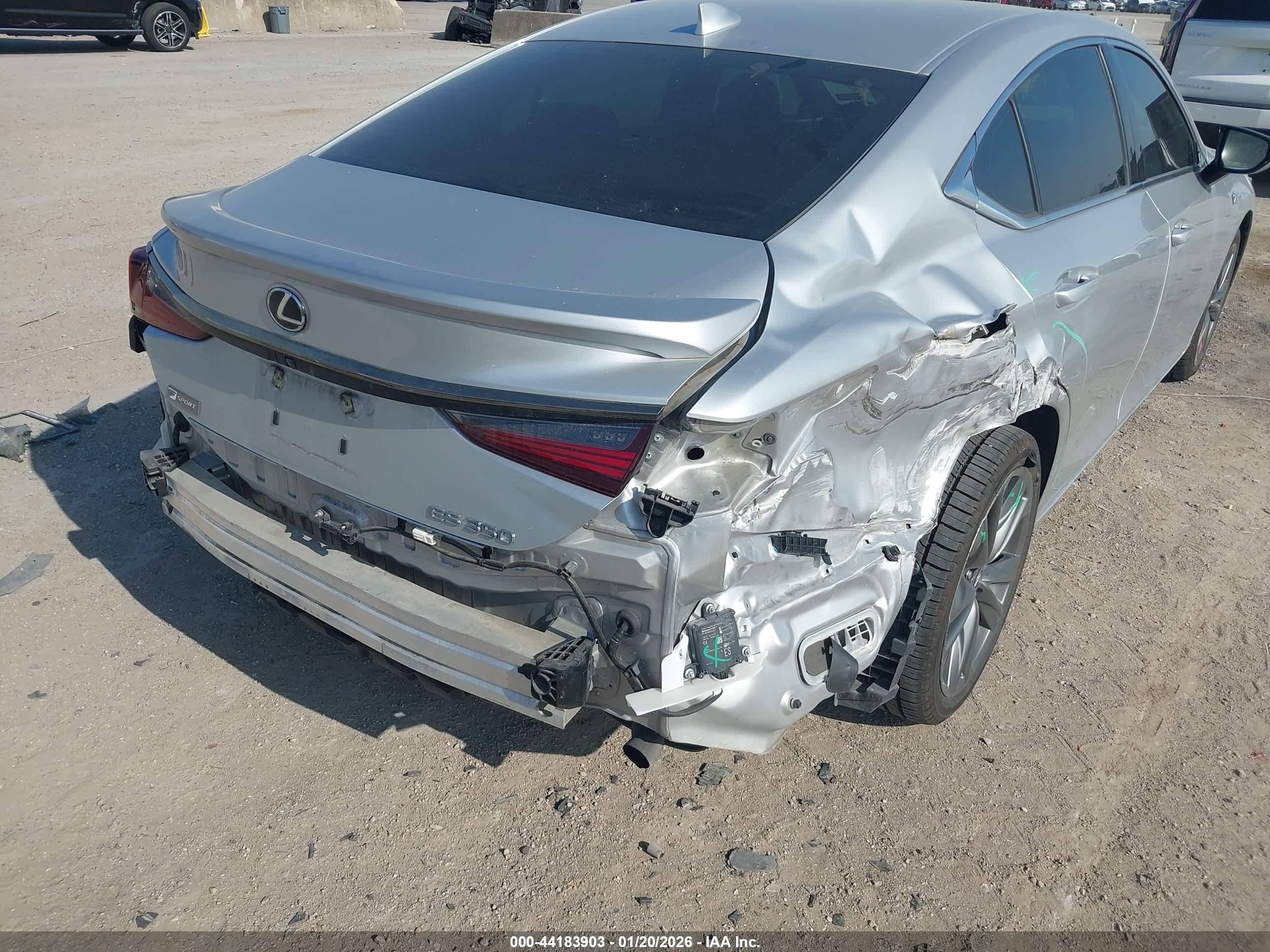 LEXUS ES image 6