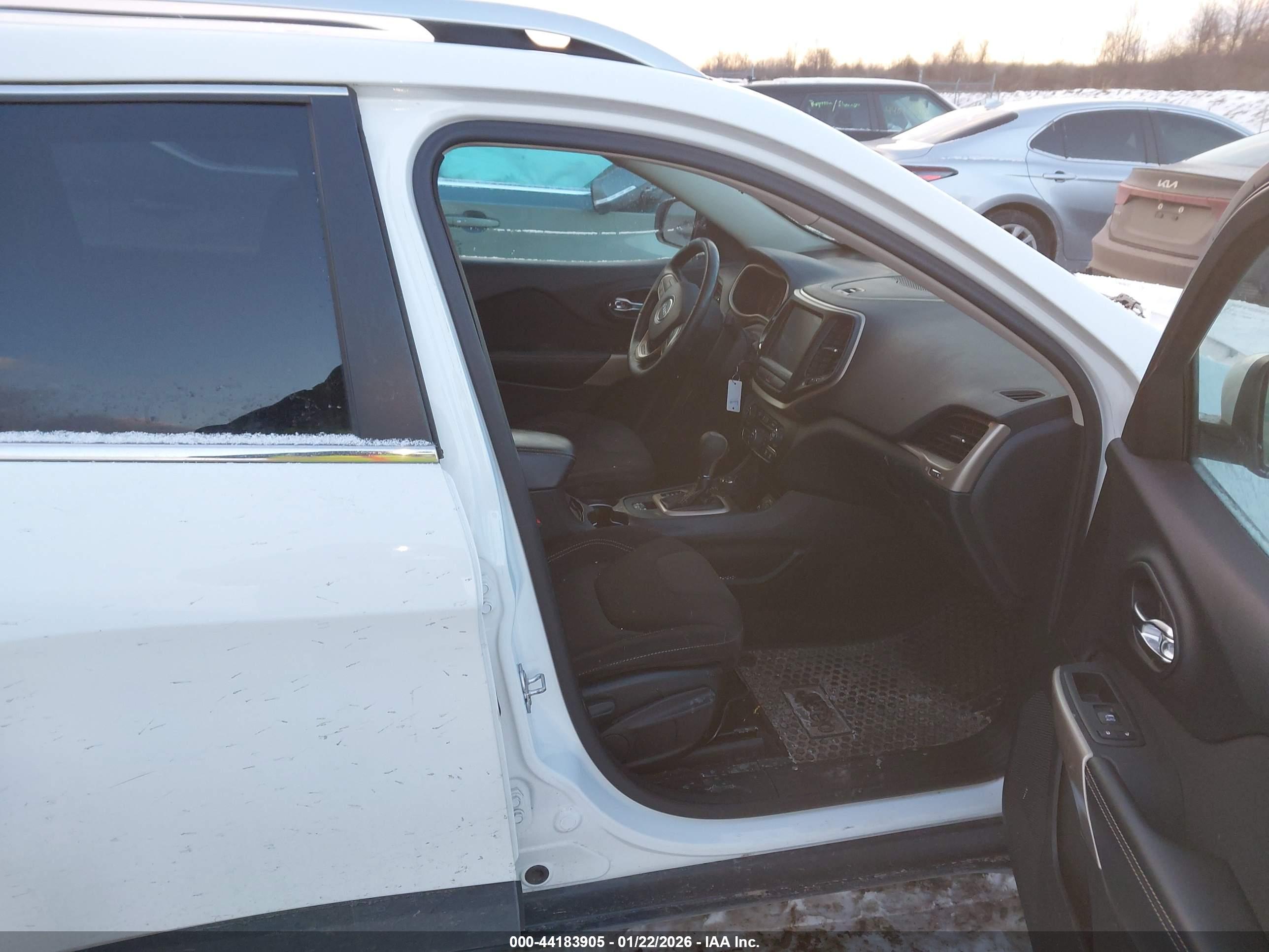 JEEP CHEROKEE image 5