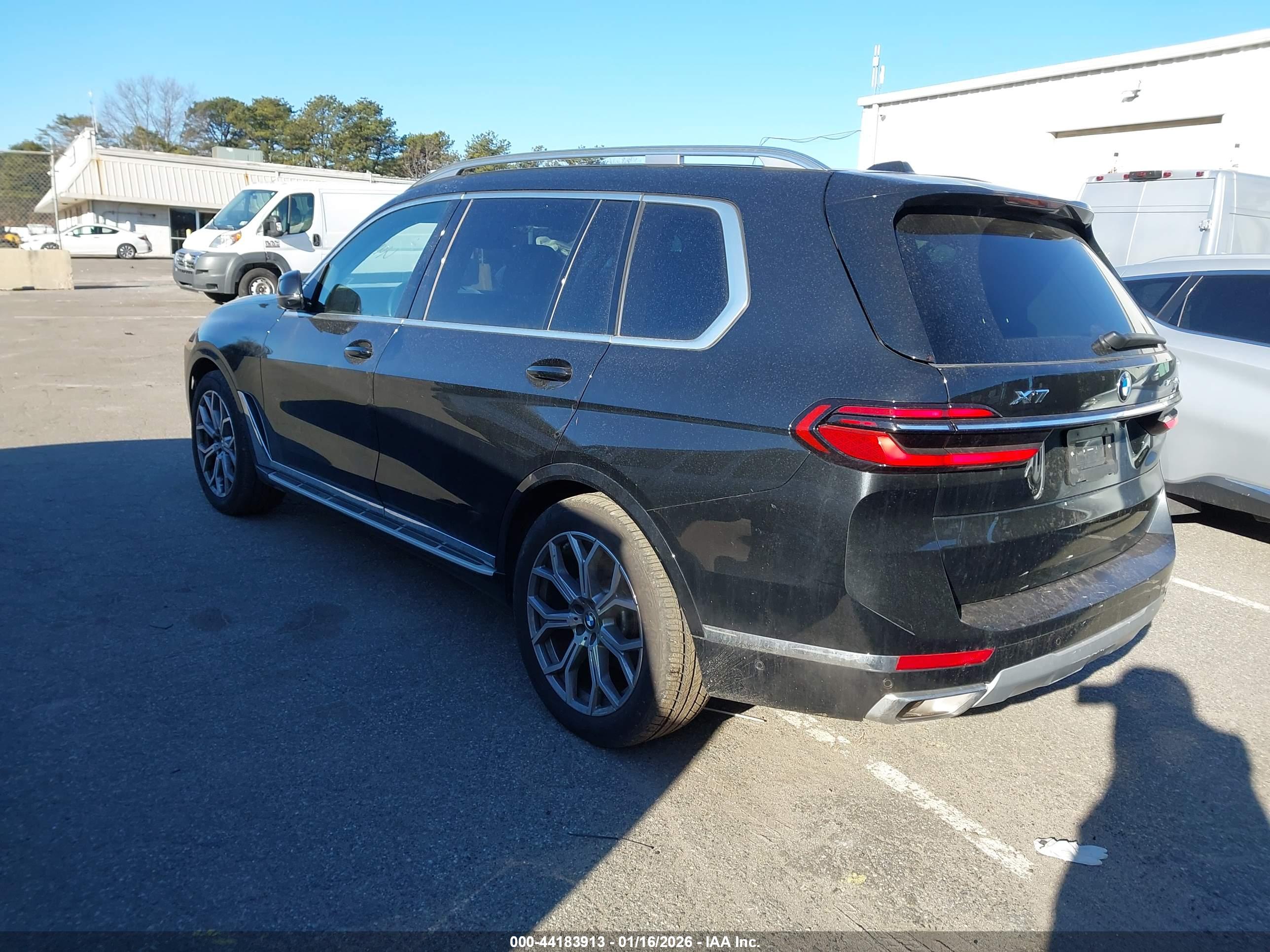 BMW X7 image 3