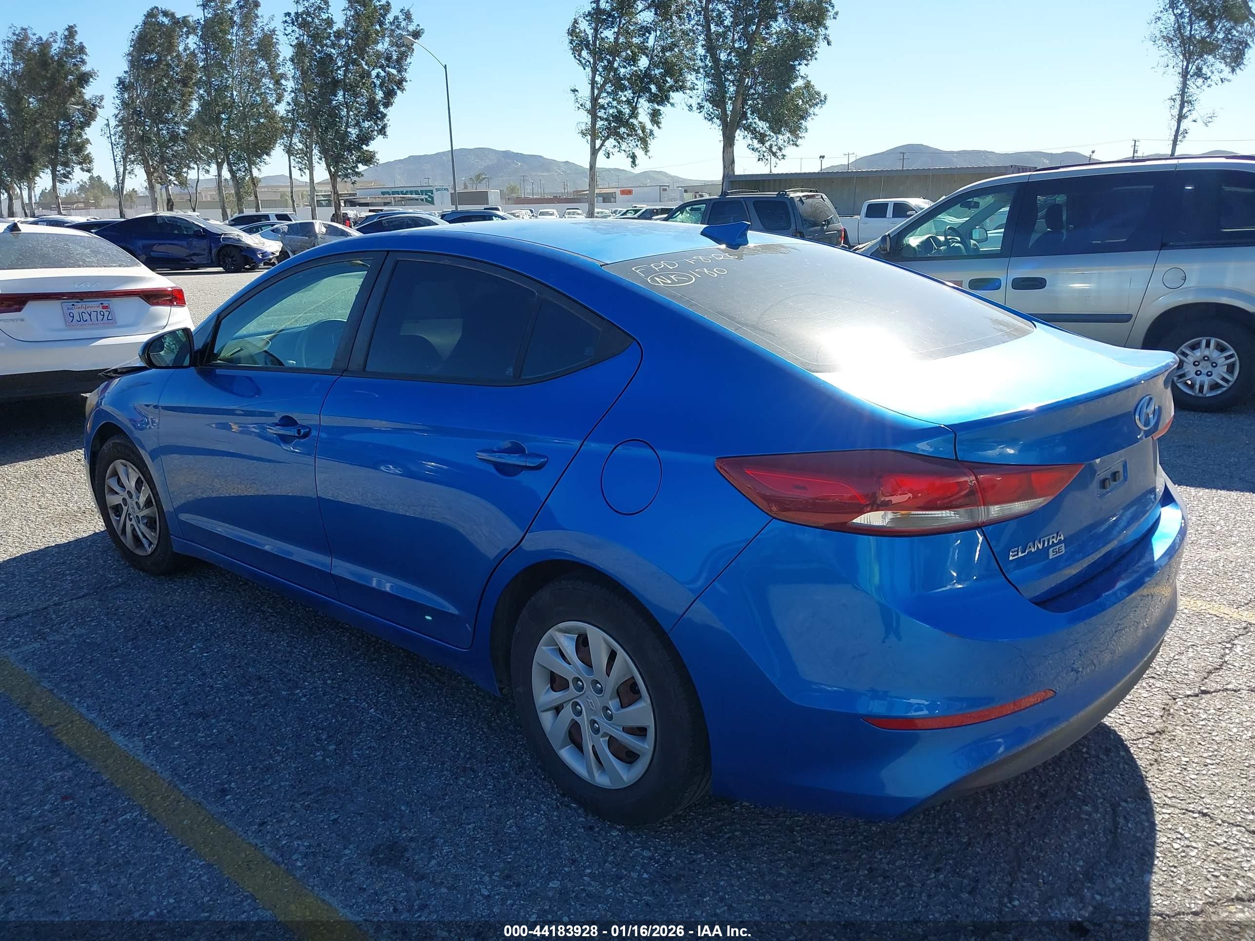 HYUNDAI ELANTRA image 3