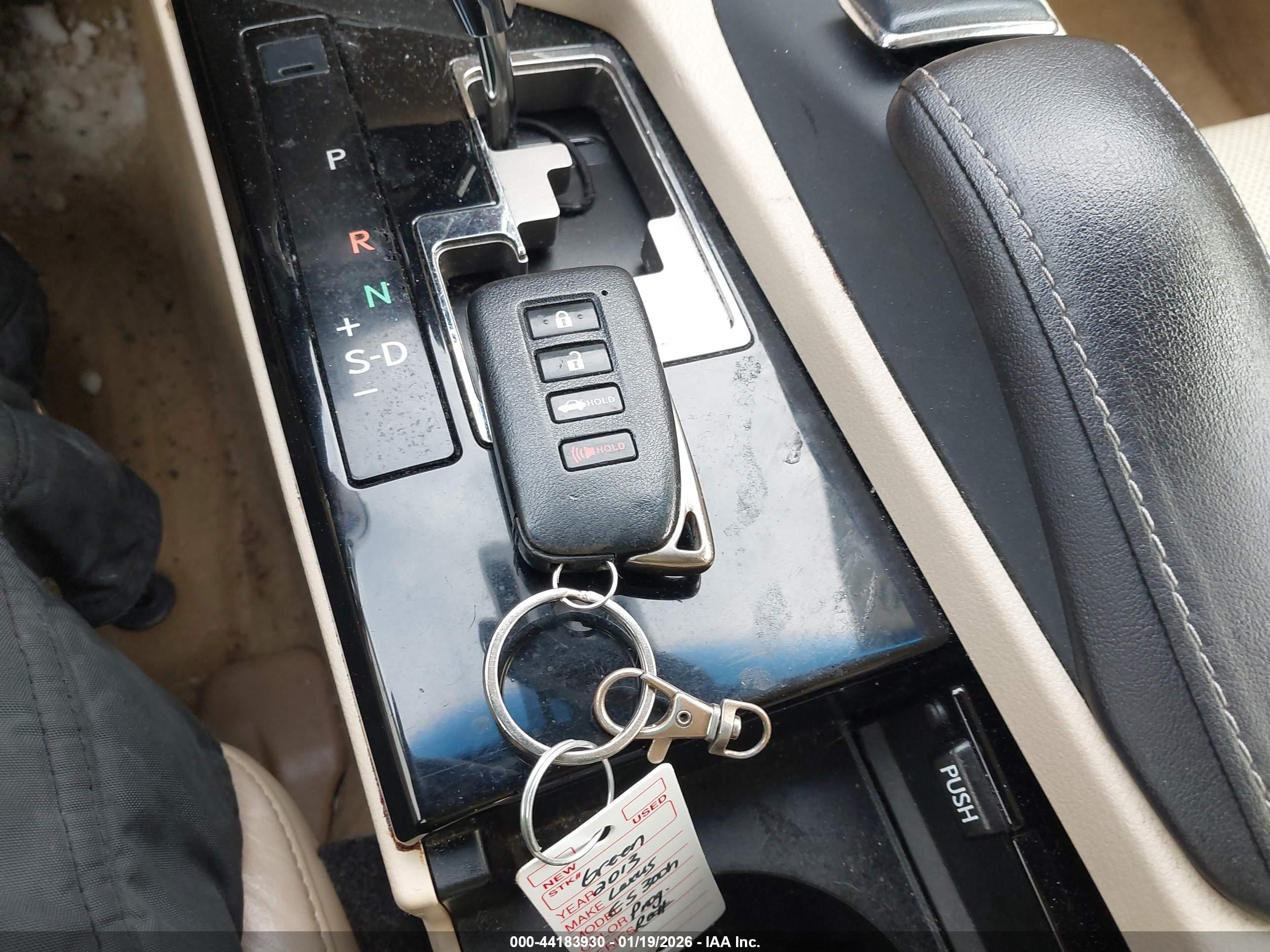 LEXUS ES image 11