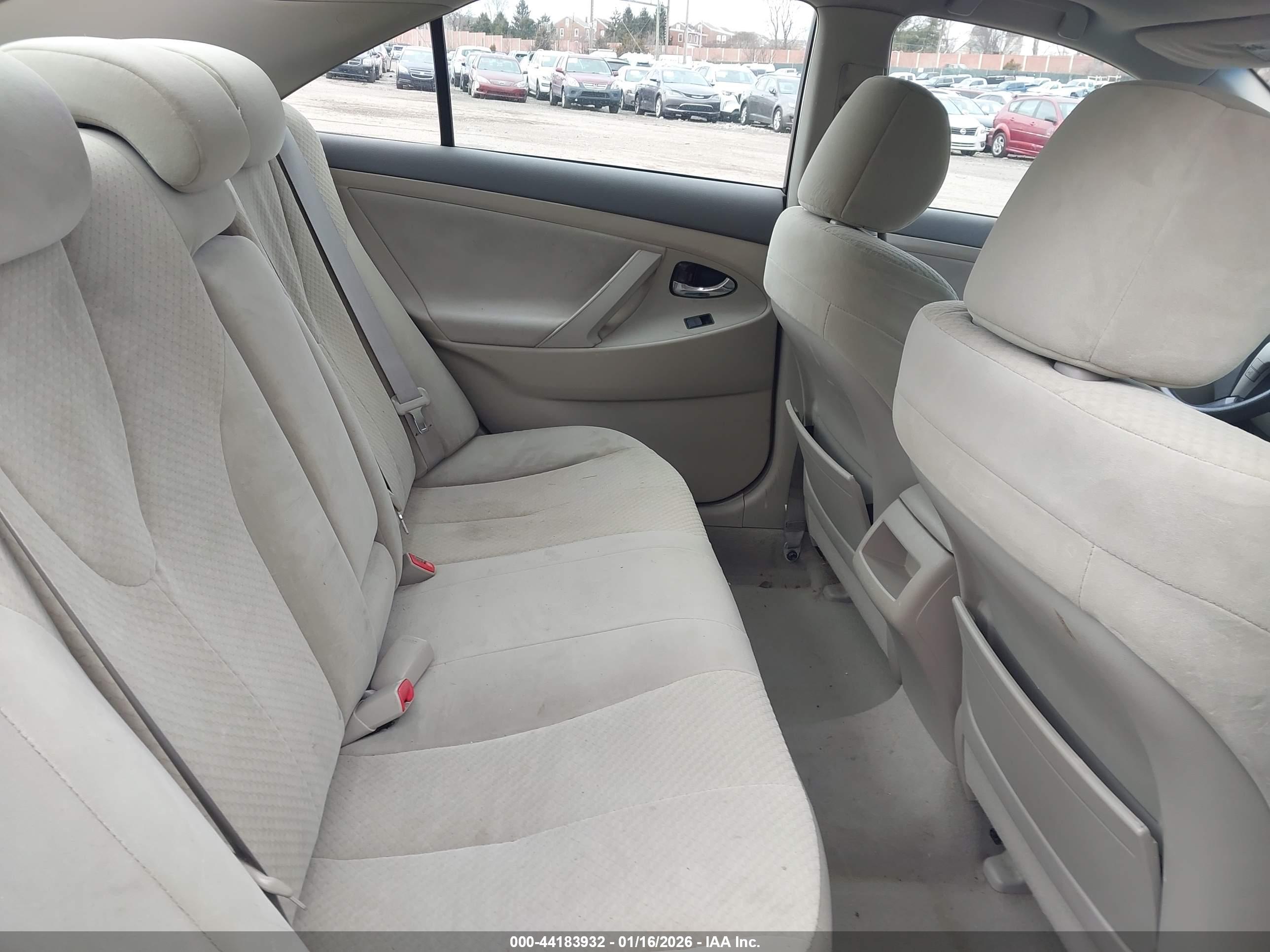 TOYOTA CAMRY image 8