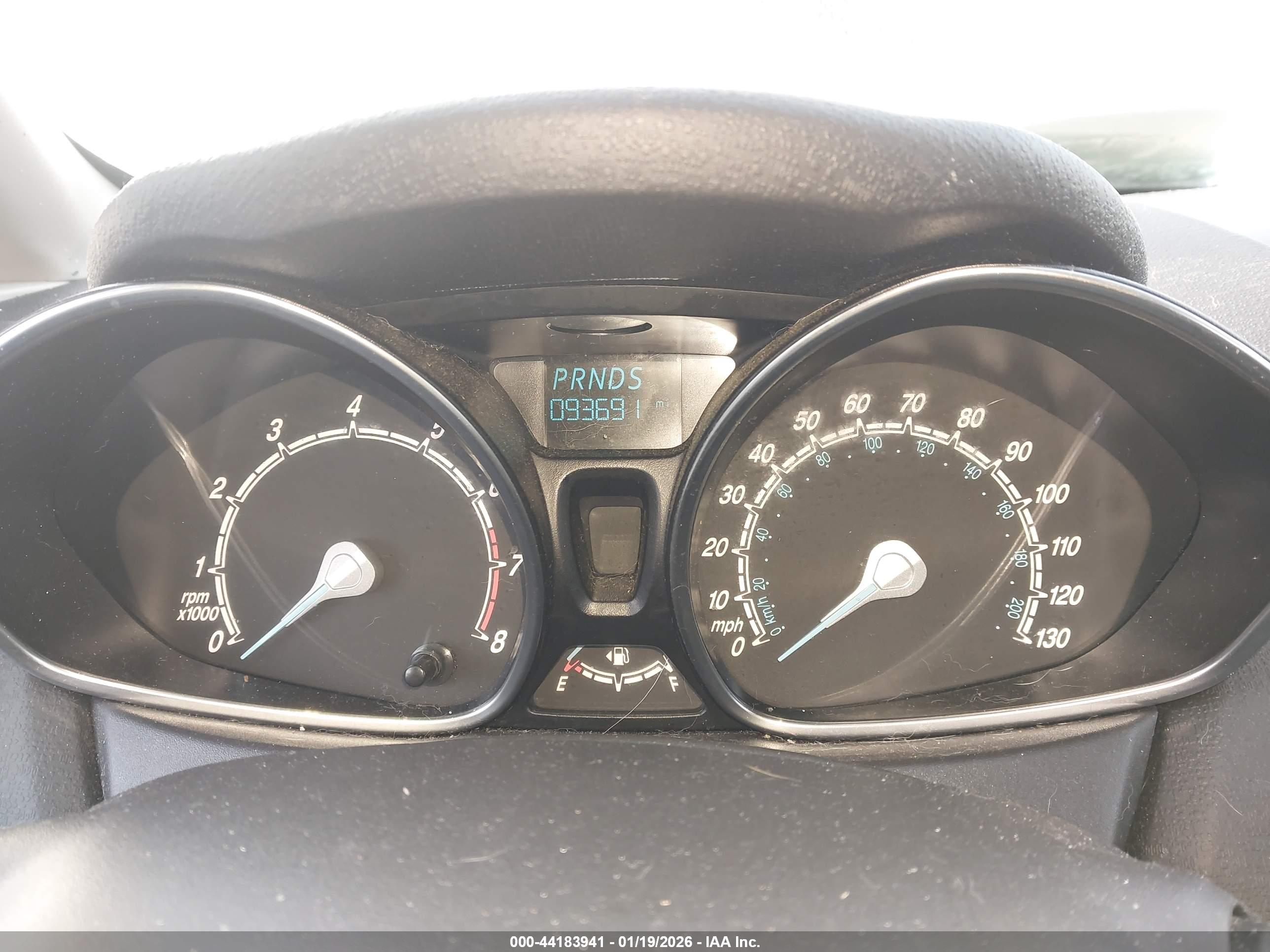 FORD FIESTA image 7