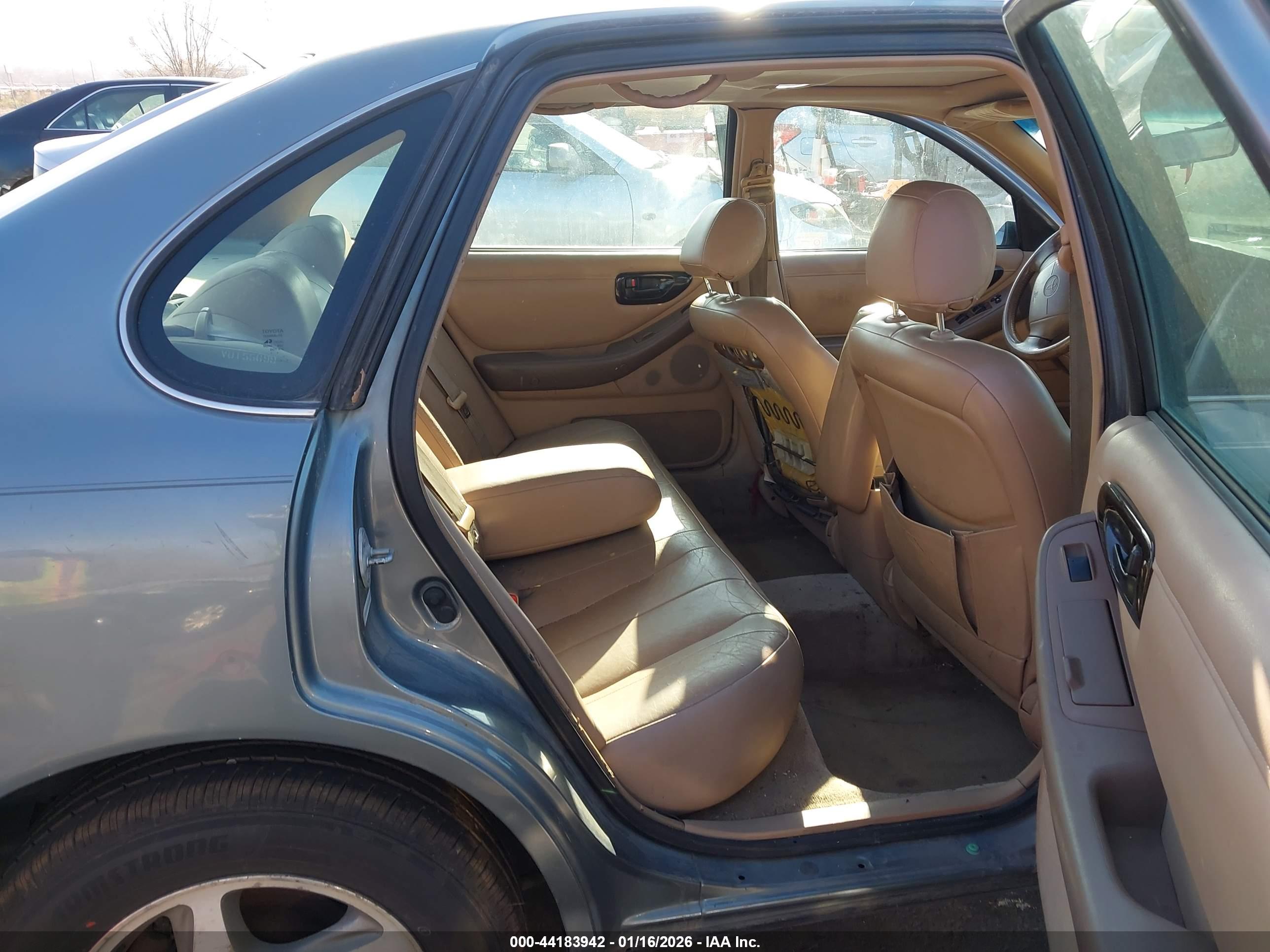 TOYOTA AVALON image 8