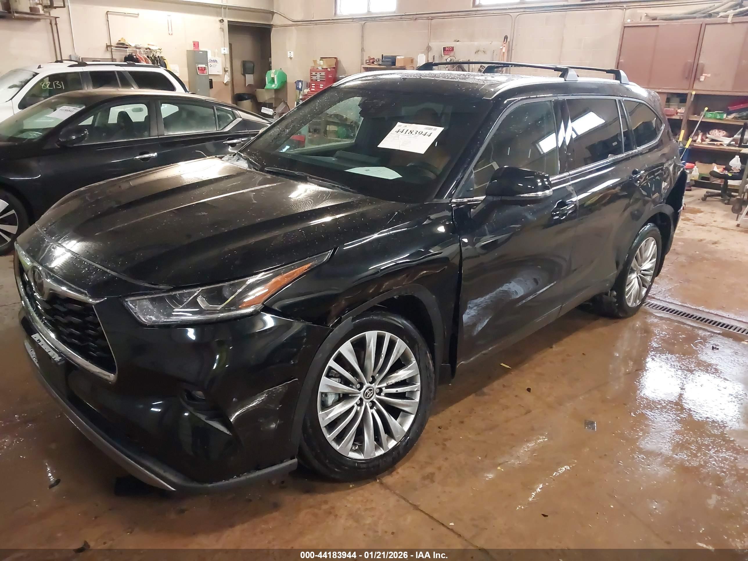 TOYOTA HIGHLANDER image 2