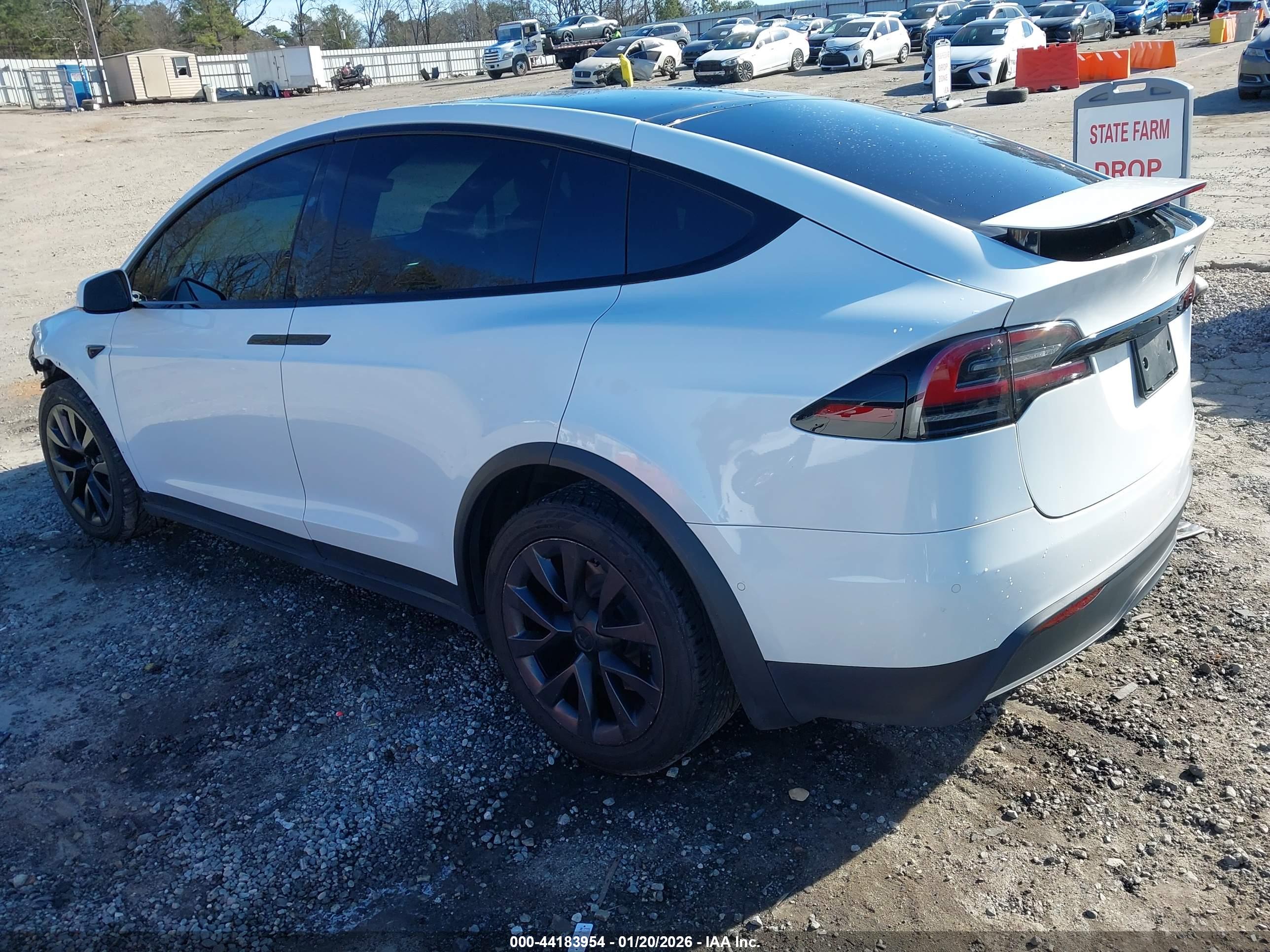 TESLA MODEL image 3