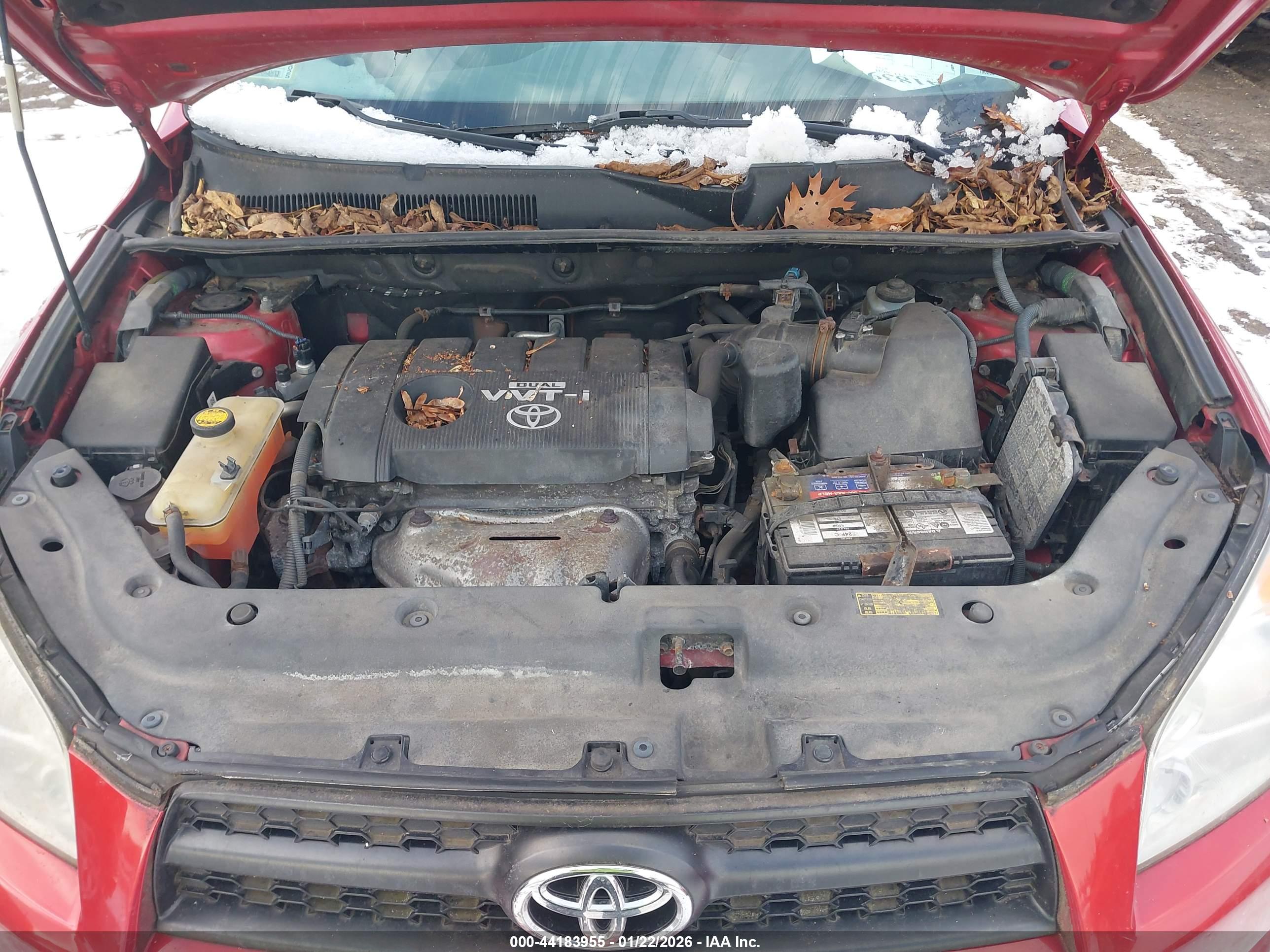 TOYOTA RAV4 image 10