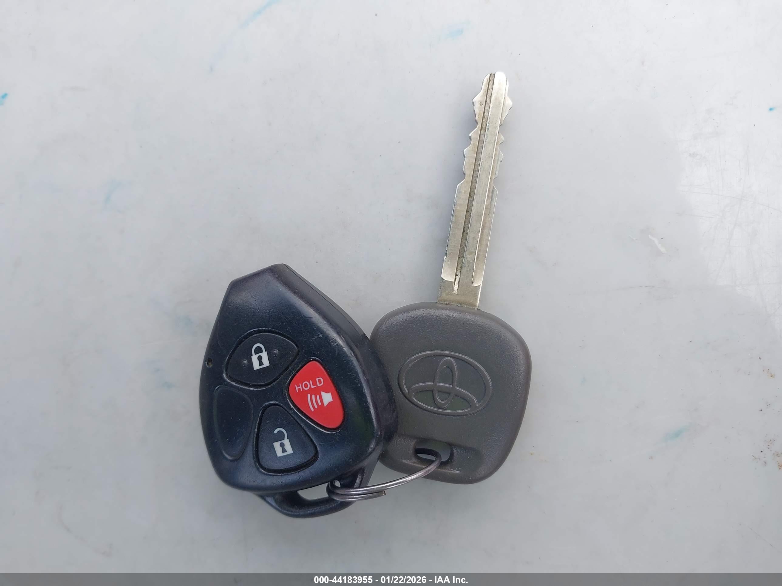 TOYOTA RAV4 image 11