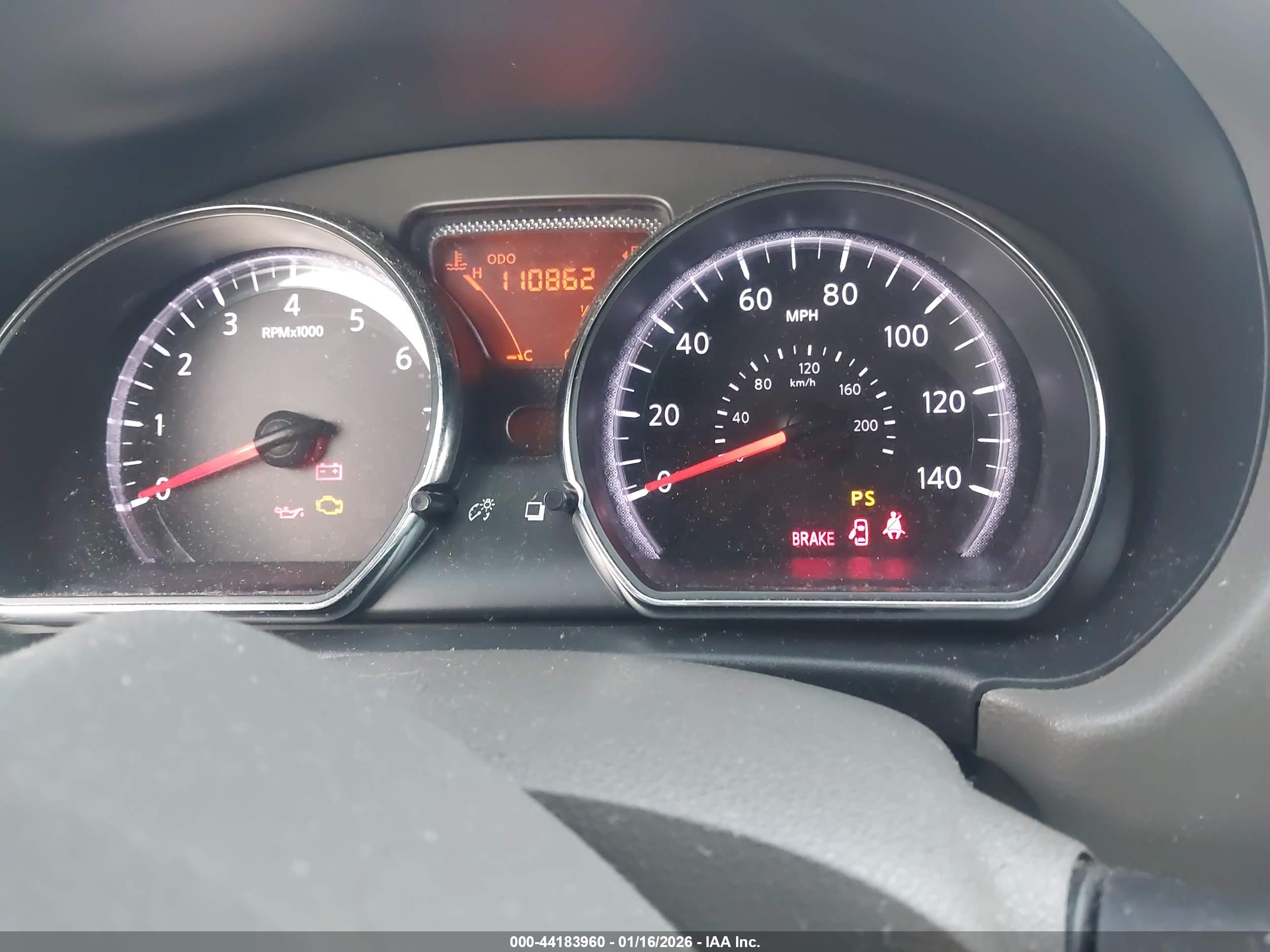 NISSAN VERSA image 7
