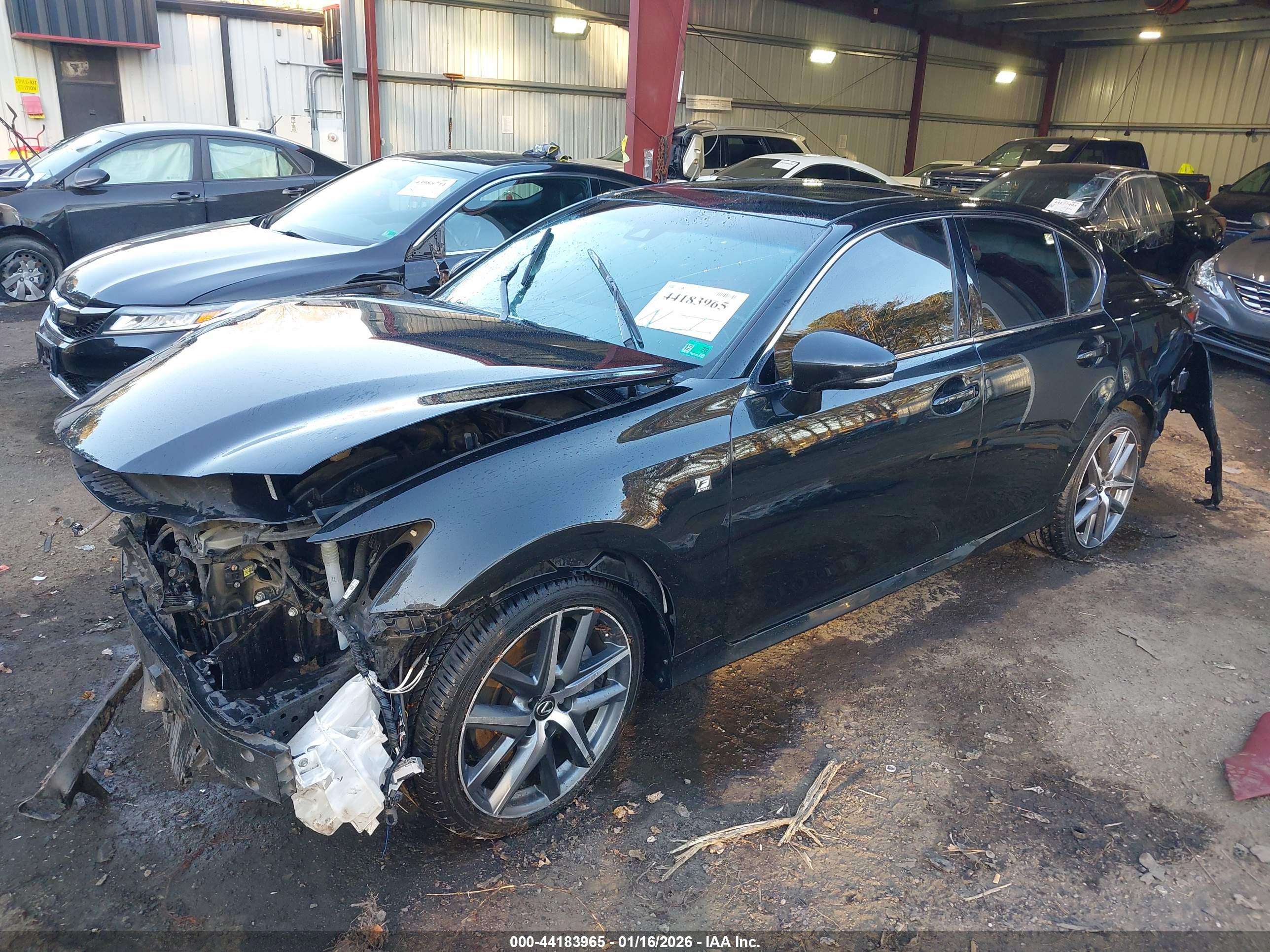 LEXUS GS image 2