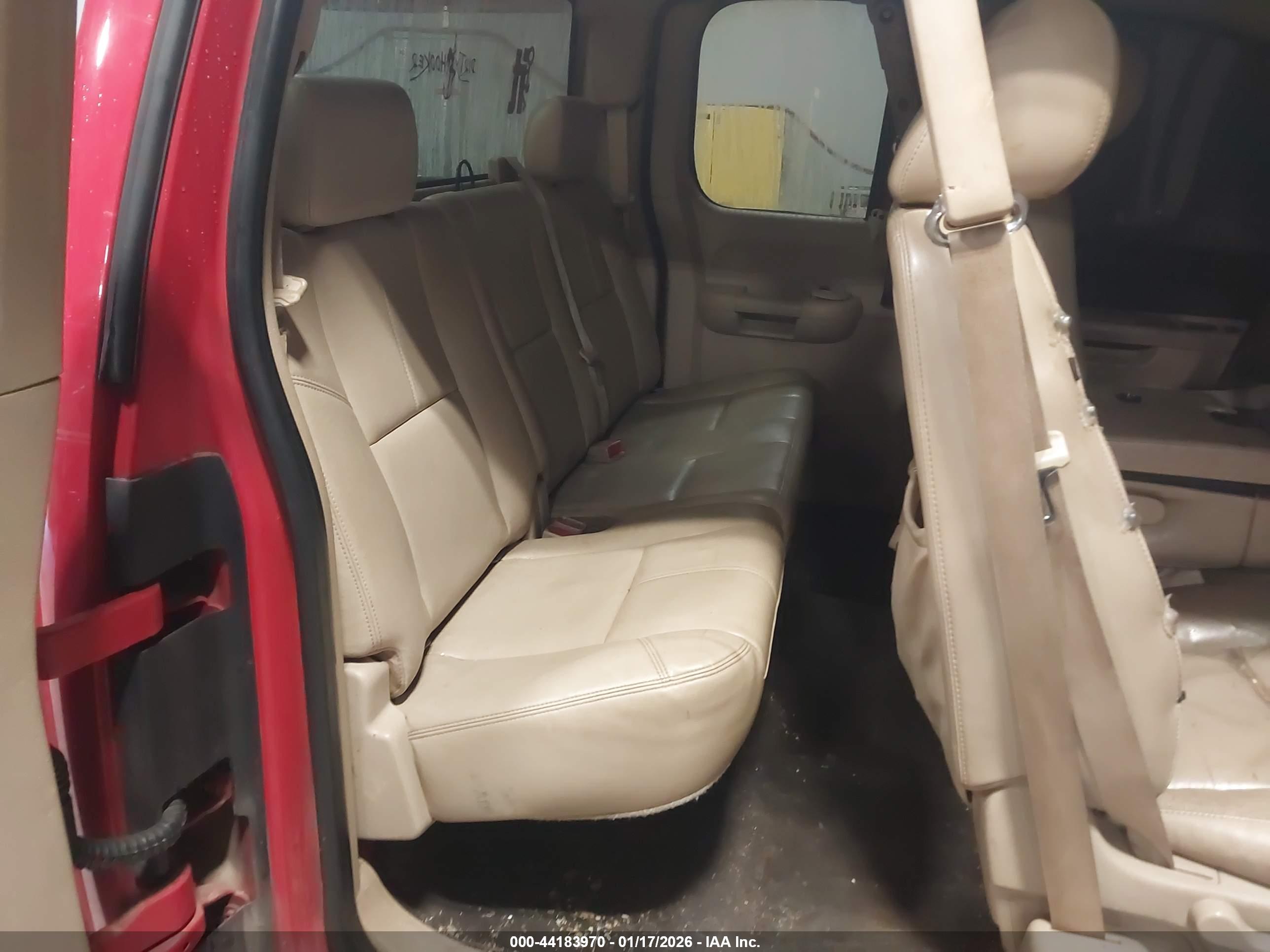 CHEVROLET SILVERADO image 8