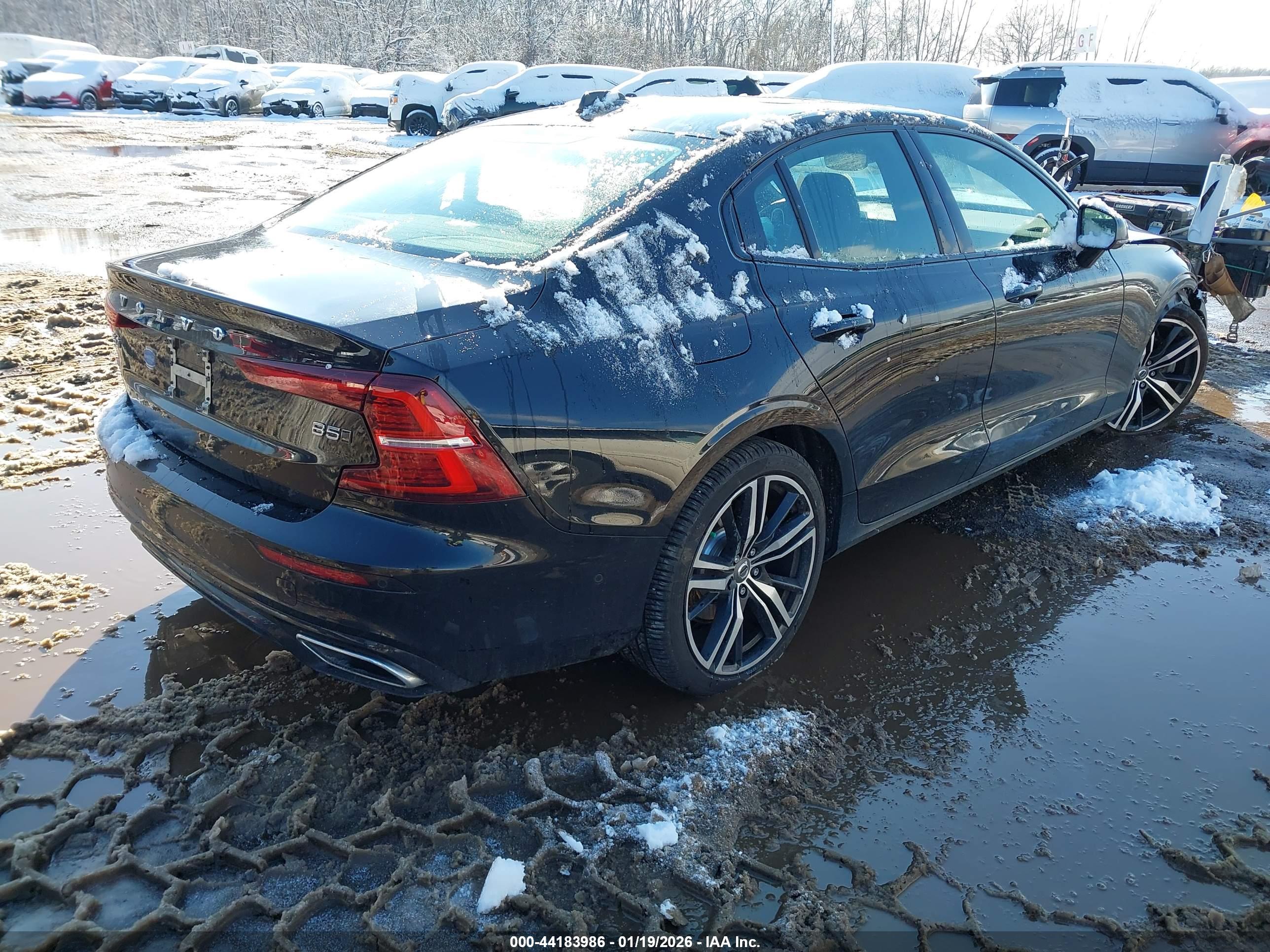 VOLVO S60 image 4