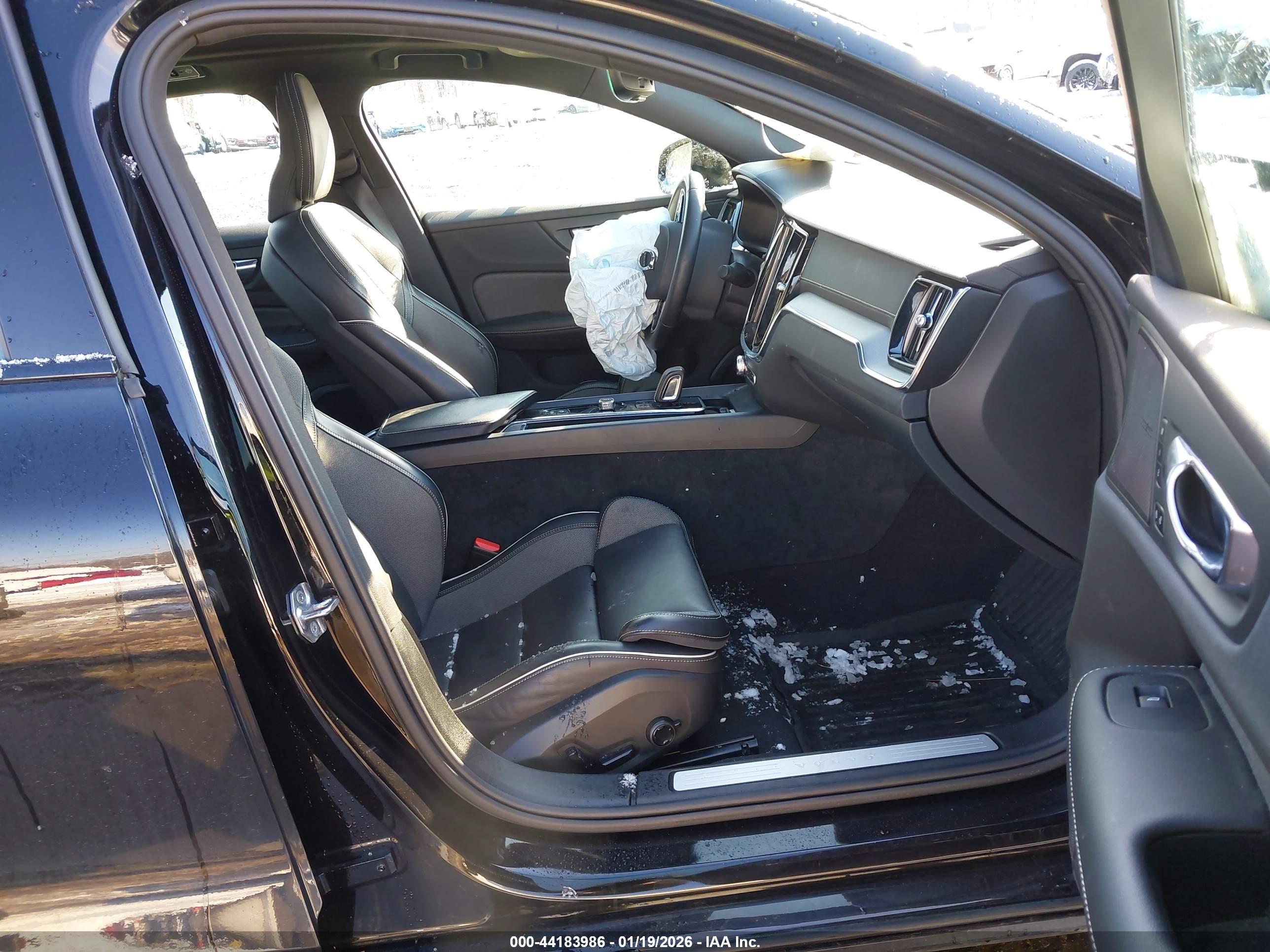 VOLVO S60 image 5