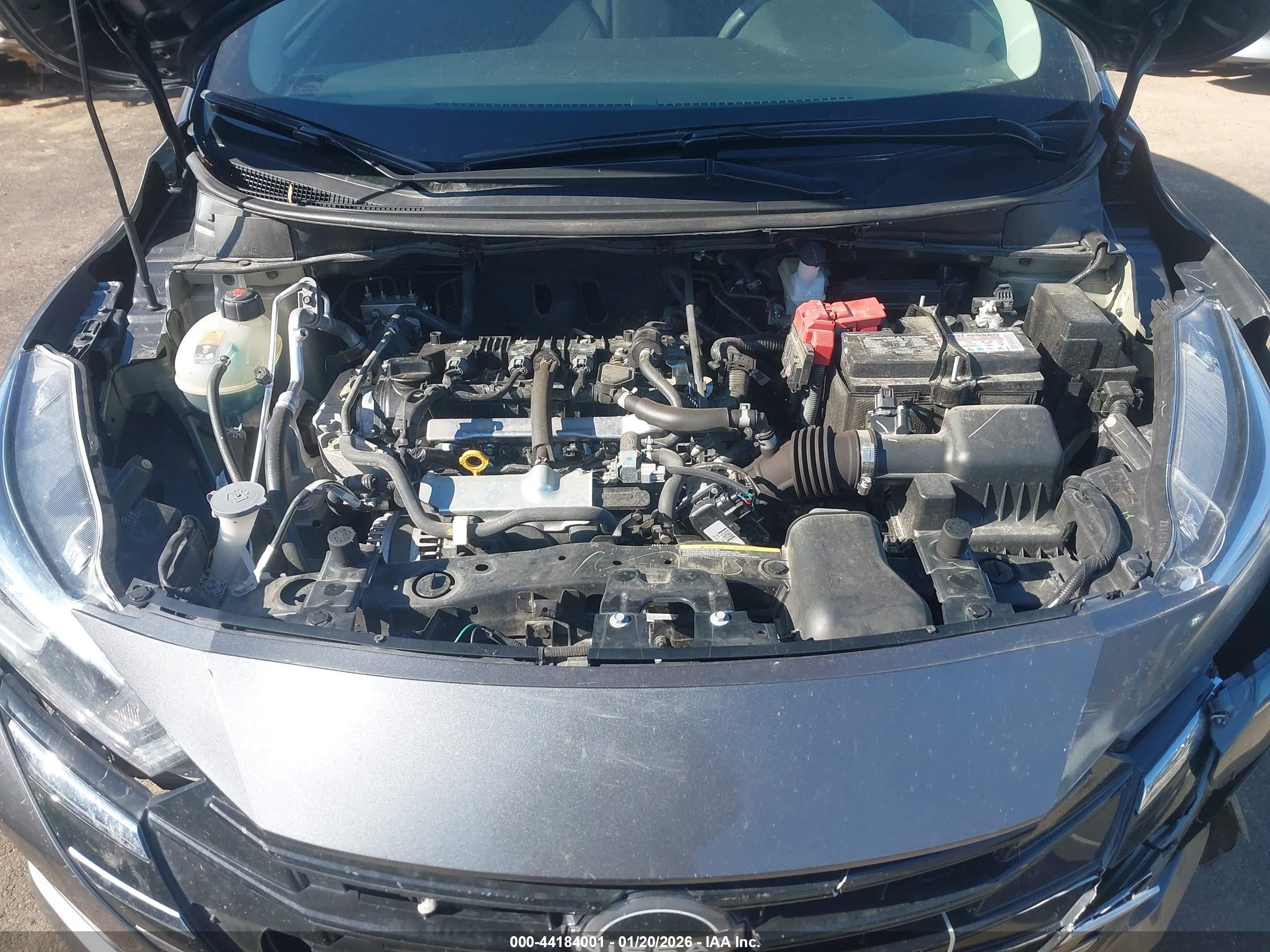 NISSAN VERSA image 10