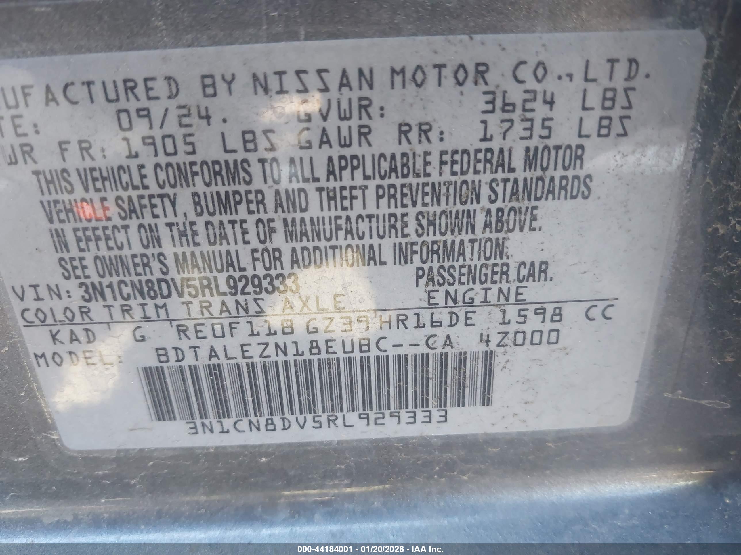 NISSAN VERSA image 9