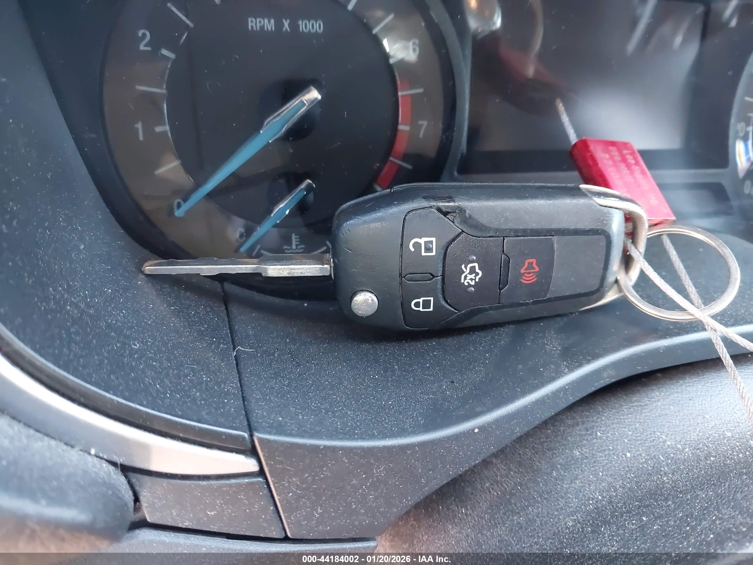FORD FUSION image 11