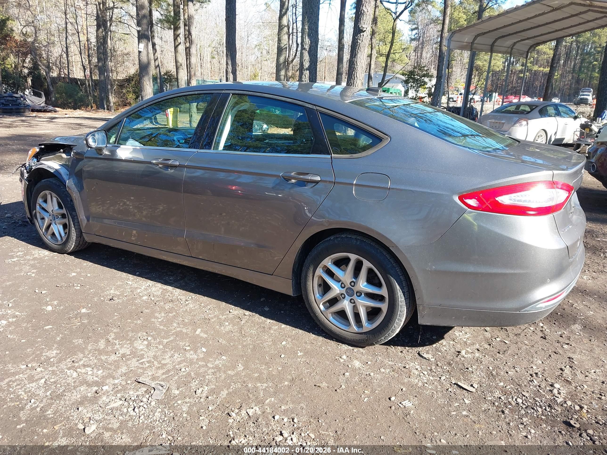 FORD FUSION image 3