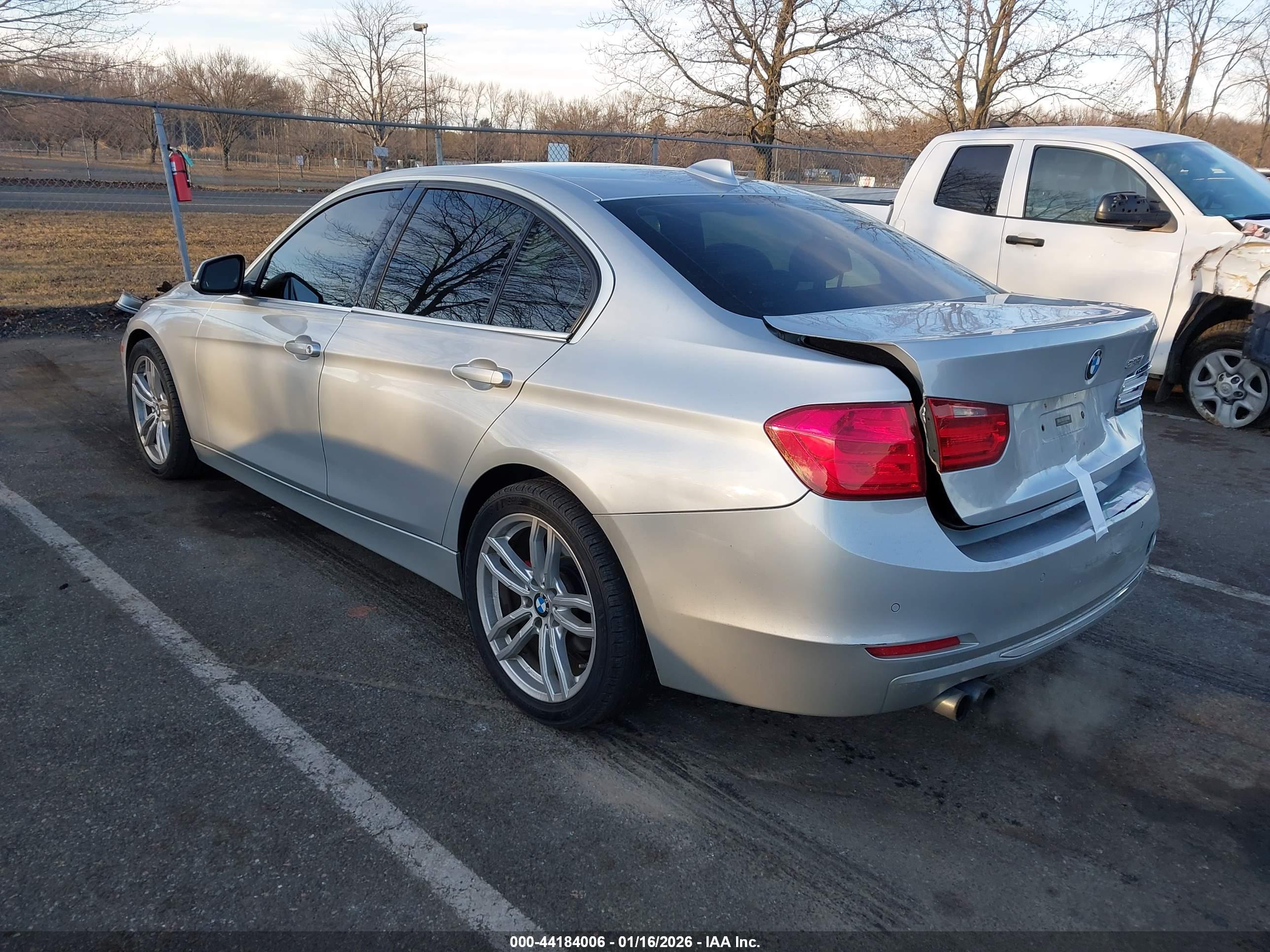 BMW 328I image 3