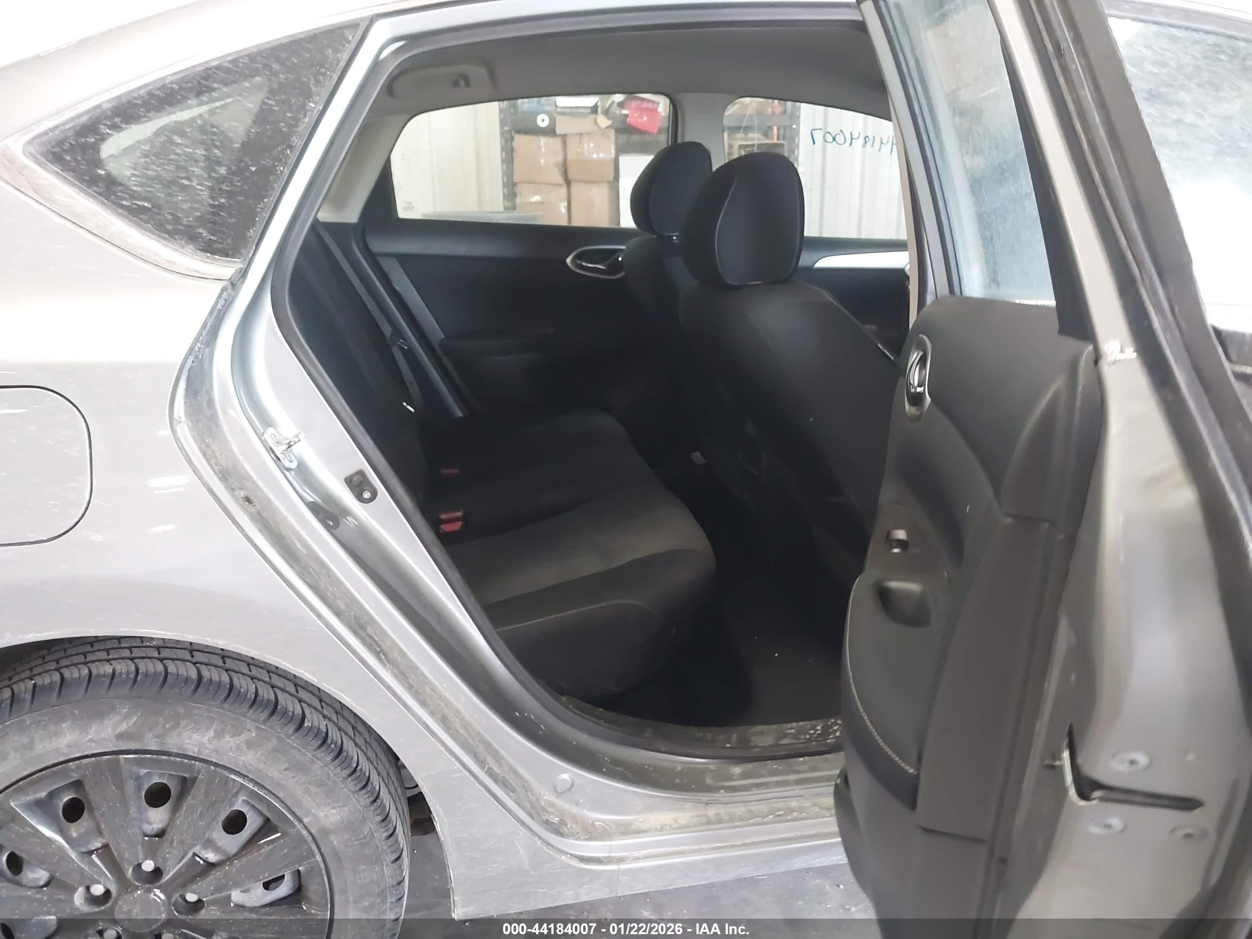 NISSAN SENTRA image 8