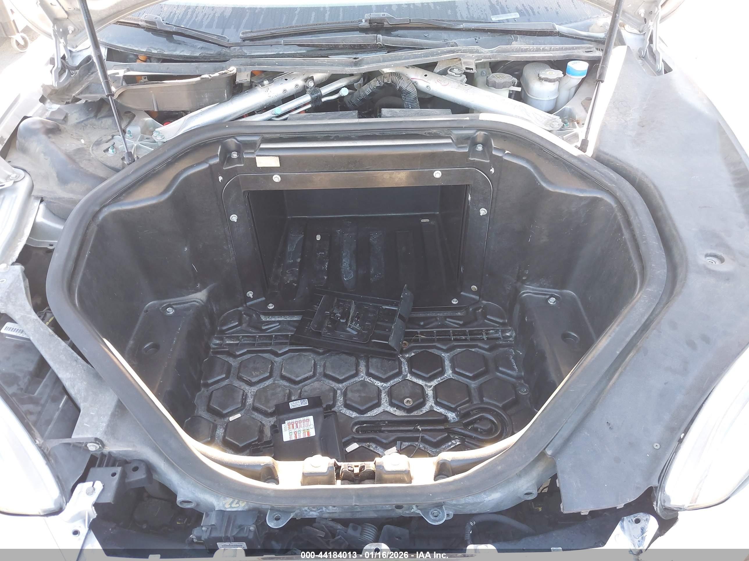 TESLA MODEL image 10