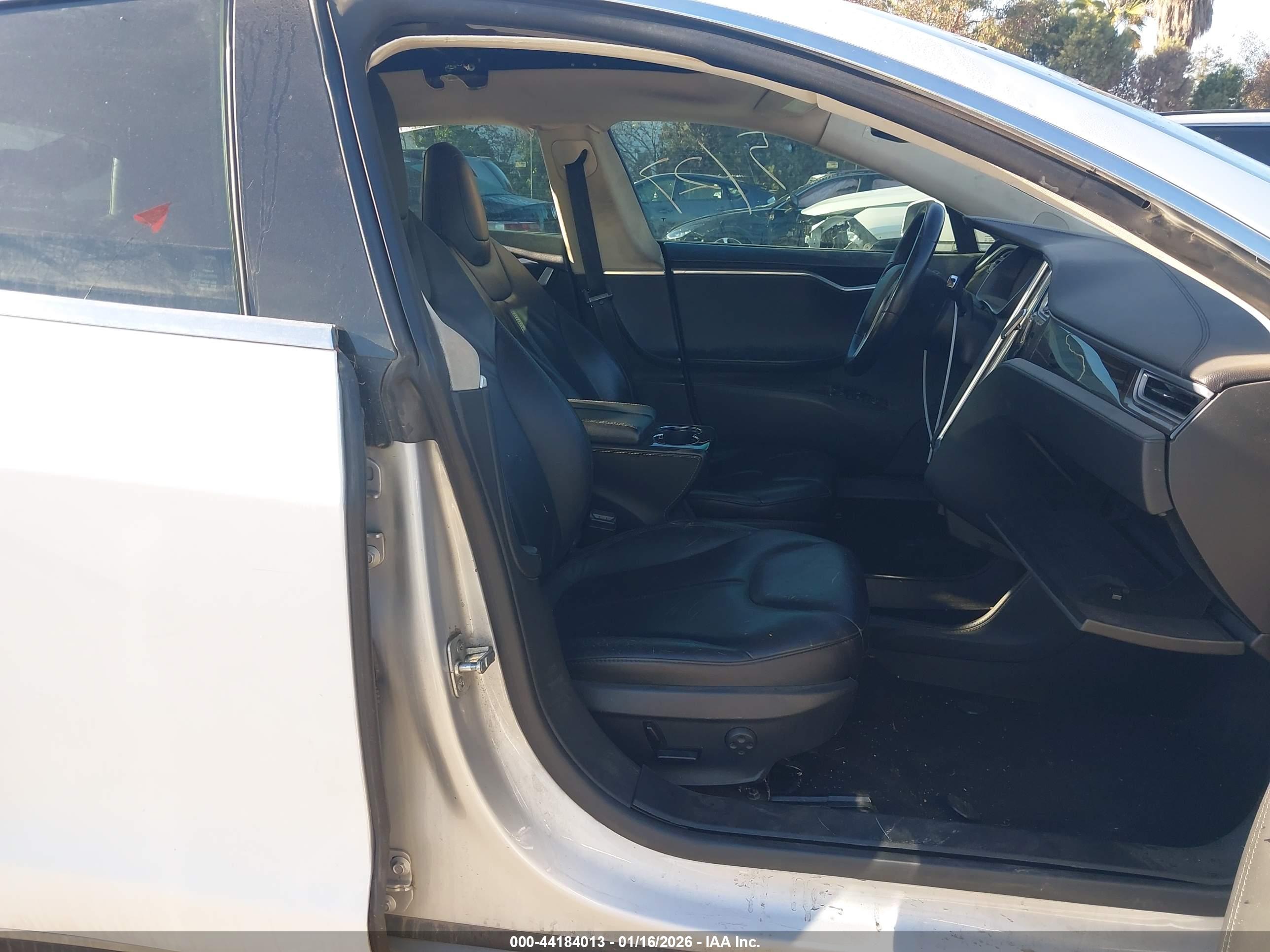 TESLA MODEL image 5