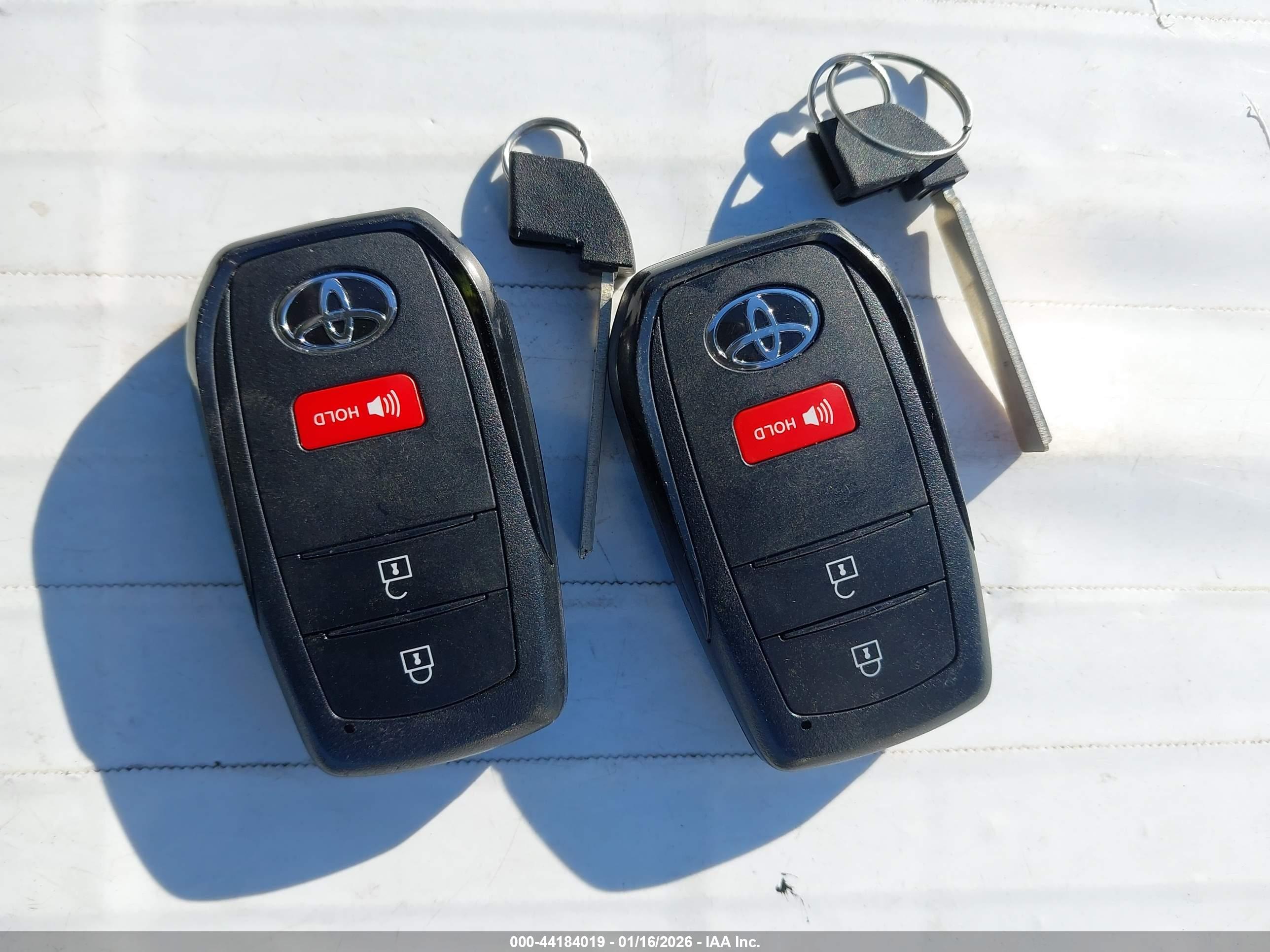 TOYOTA PRIUS image 11