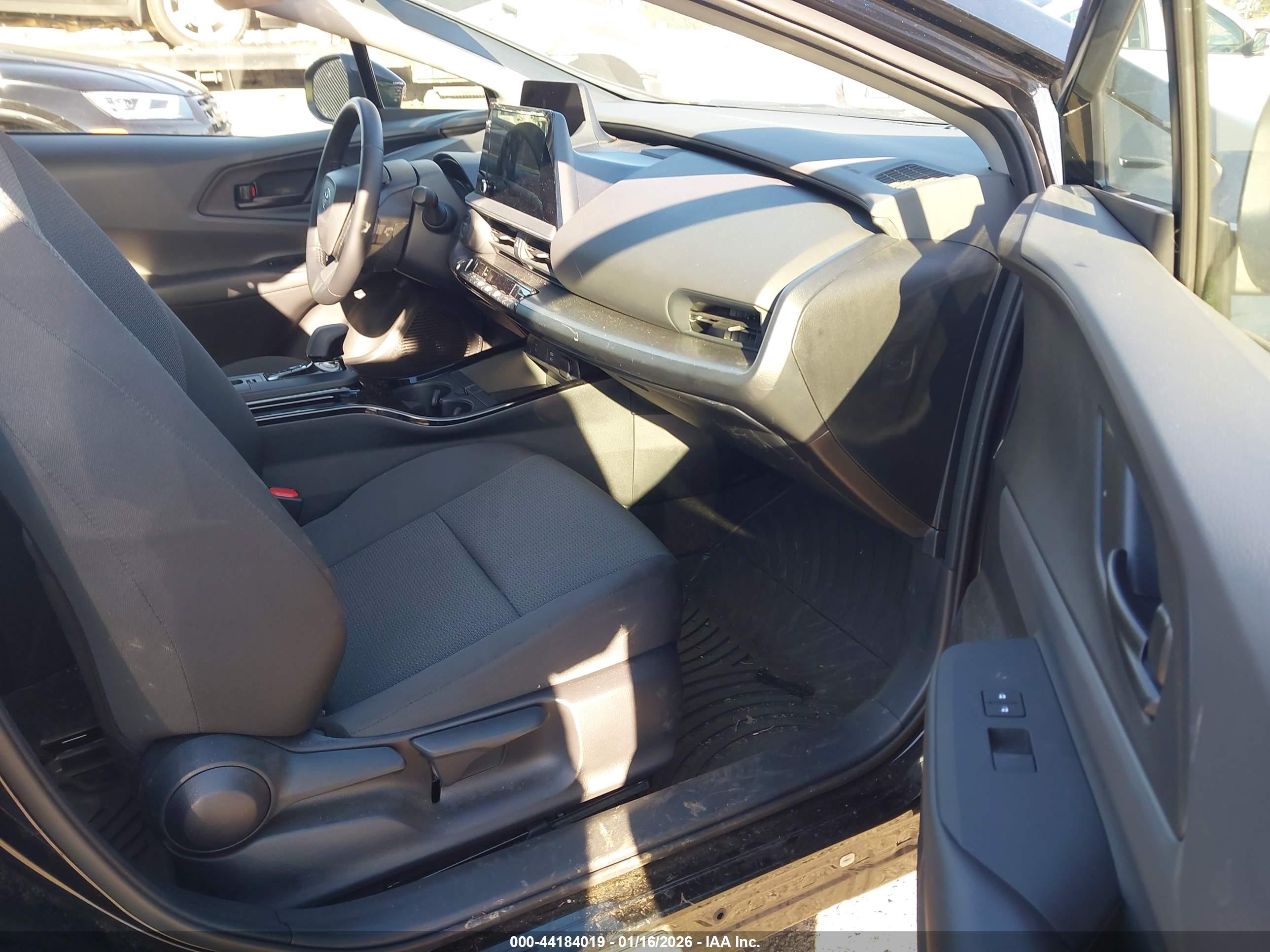 TOYOTA PRIUS image 5